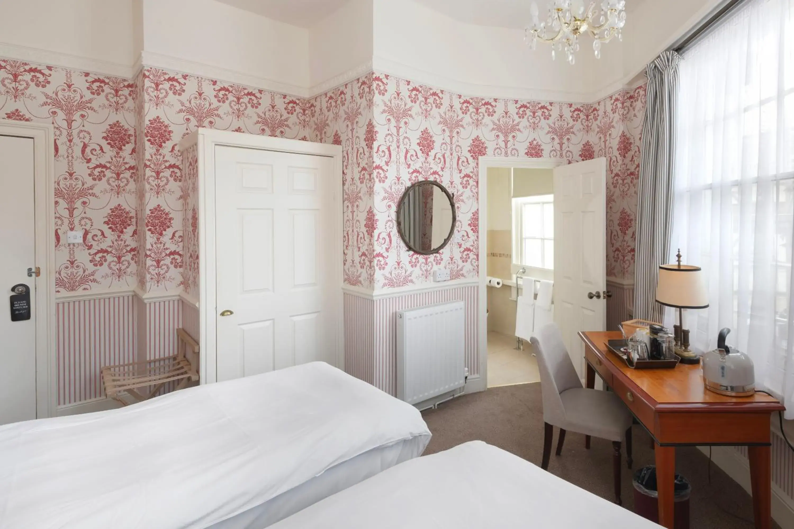 Classic Twin Room in Royal Hotel Classic Twin Room in Royal Hotel