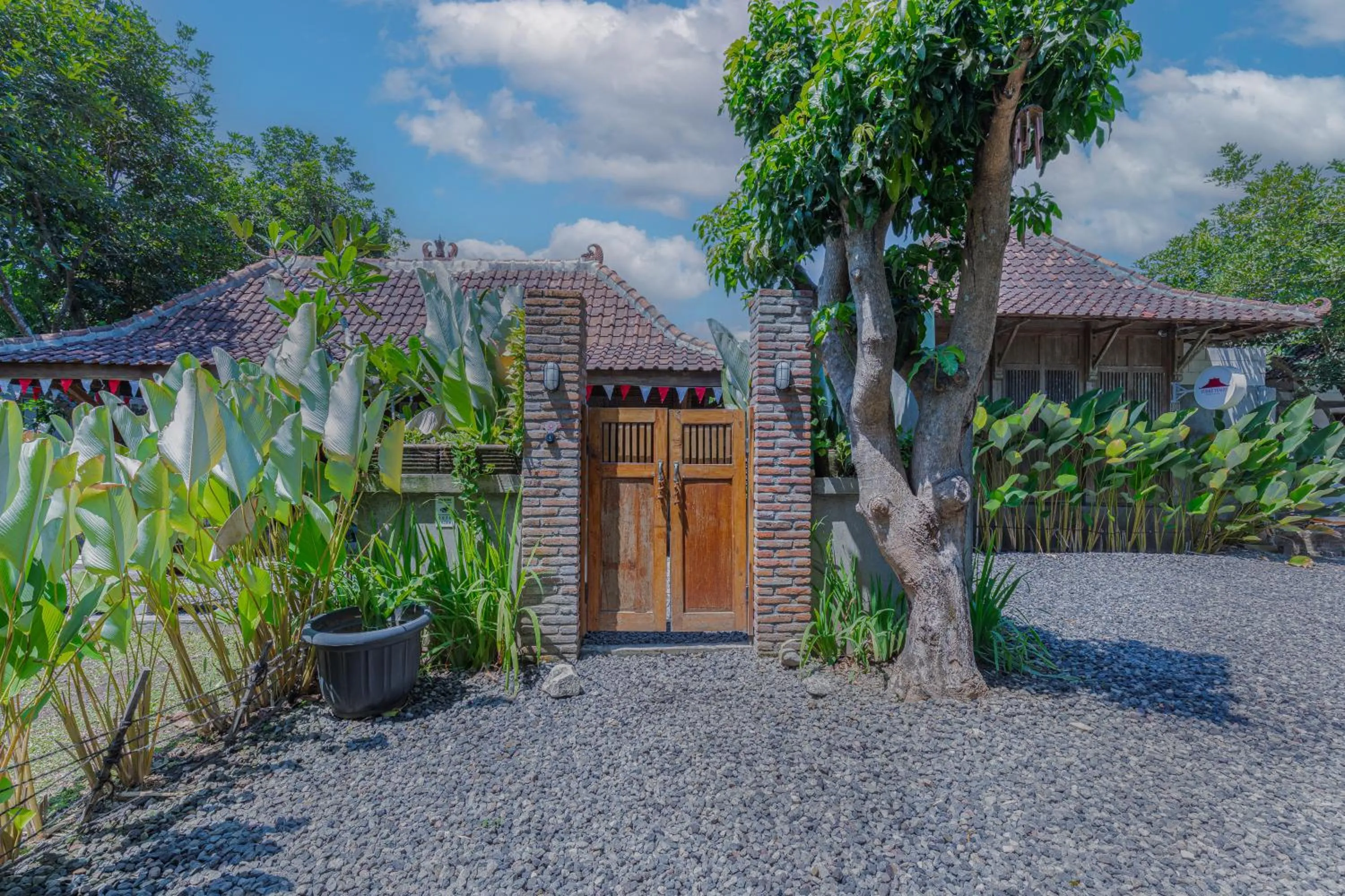 Property building in Yukke Tembi Homestay