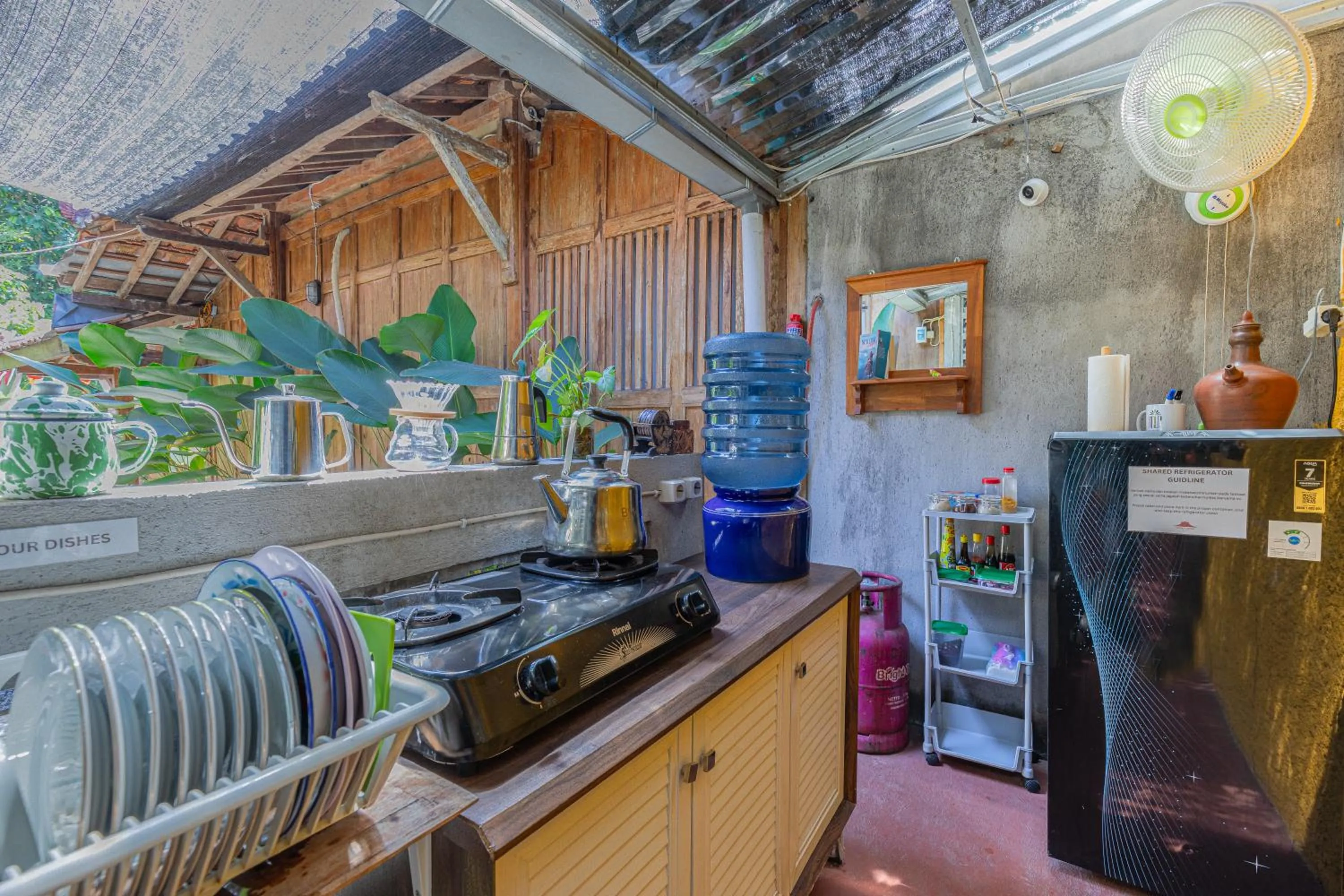 Kitchen or kitchenette in Yukke Tembi Homestay