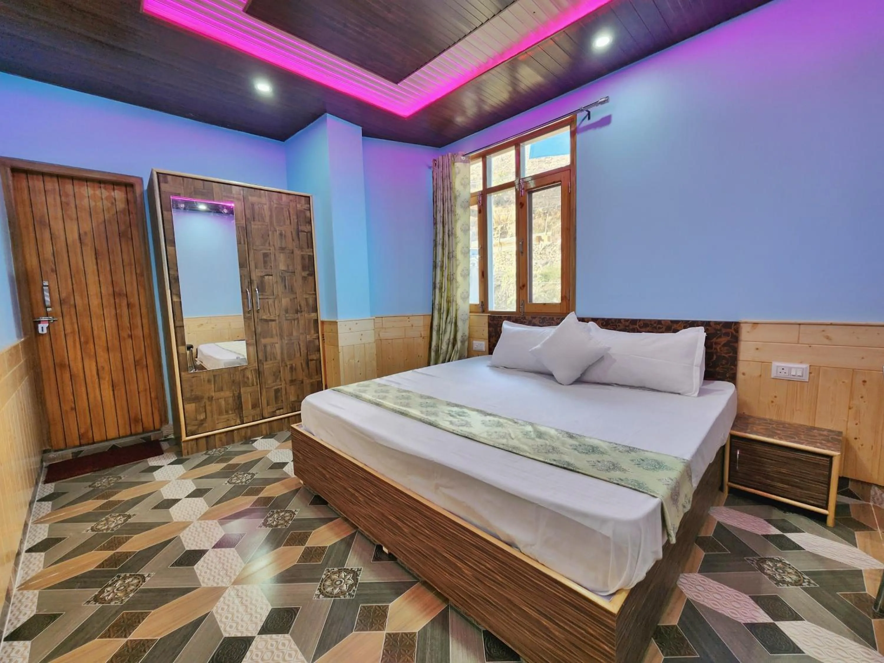 Bed in Mountain Mist Shimla