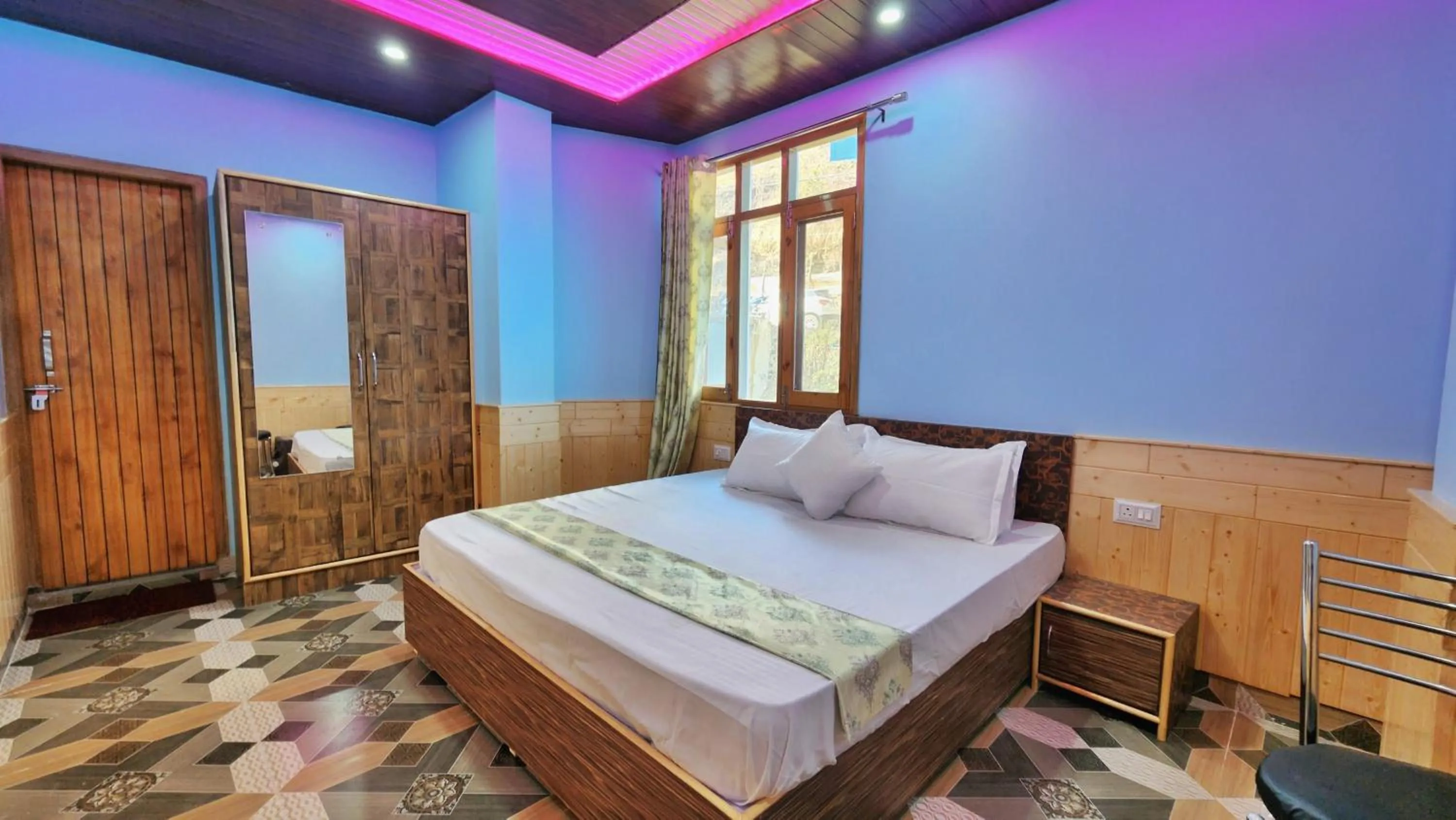 Bed in Mountain Mist Shimla