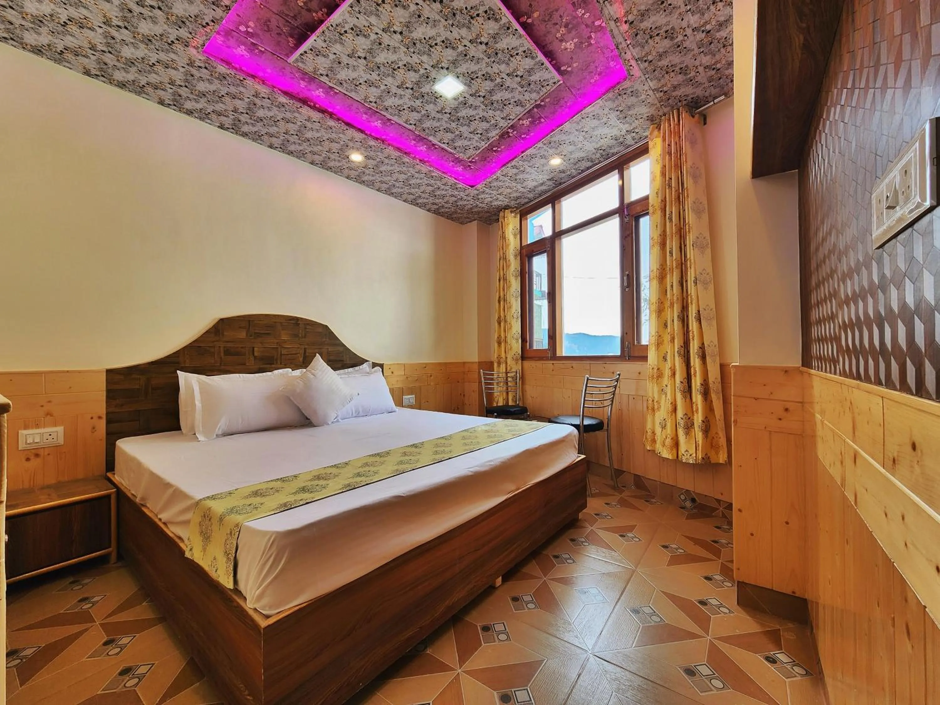 Bed in Mountain Mist Shimla