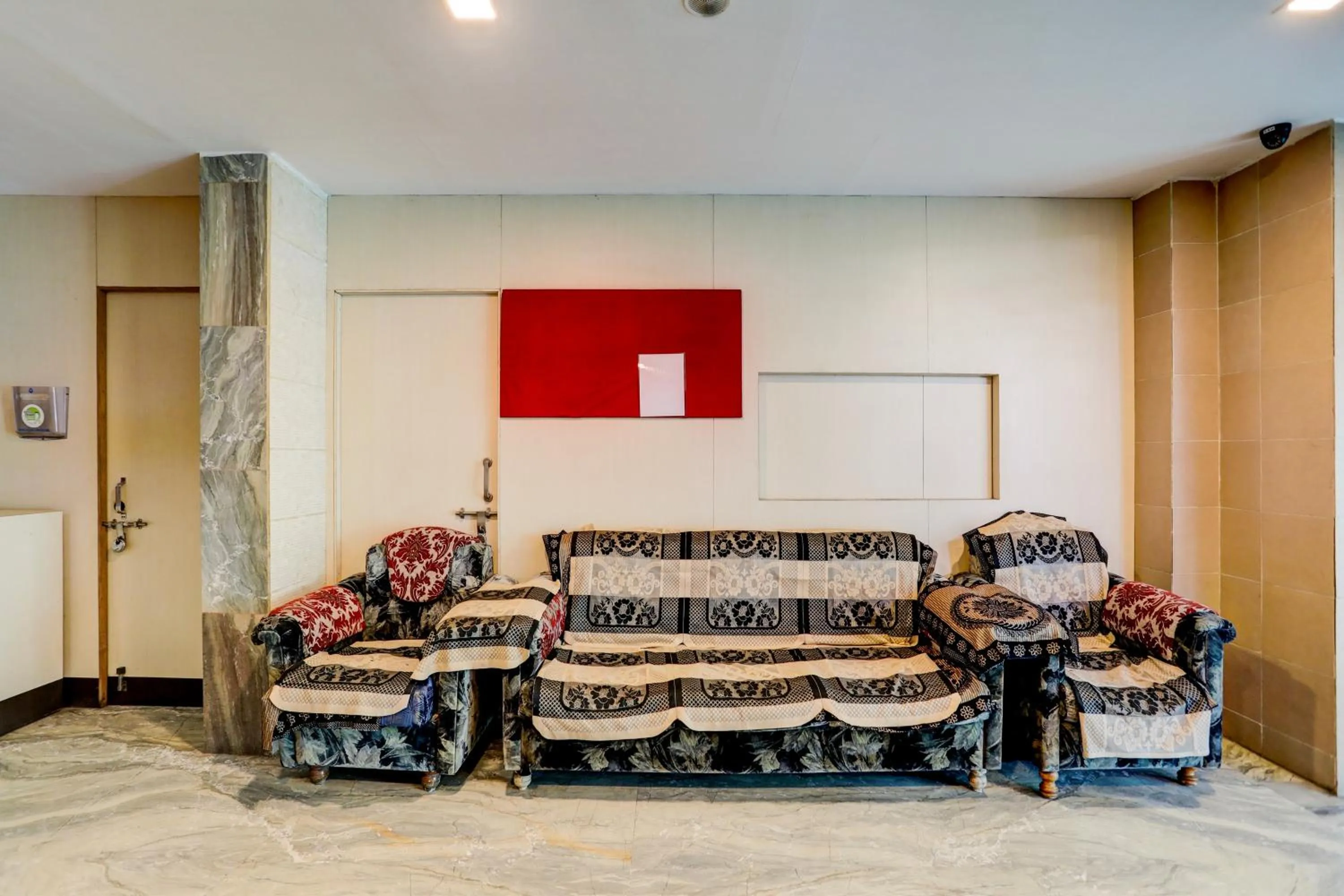 Lobby or reception in Hotel O DREAMZZ INN