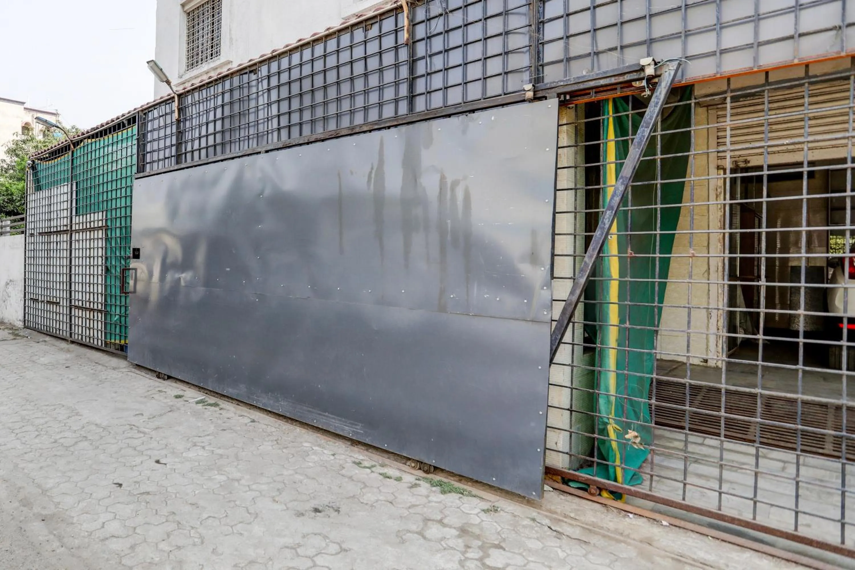 Facade/entrance in Hotel O DREAMZZ INN