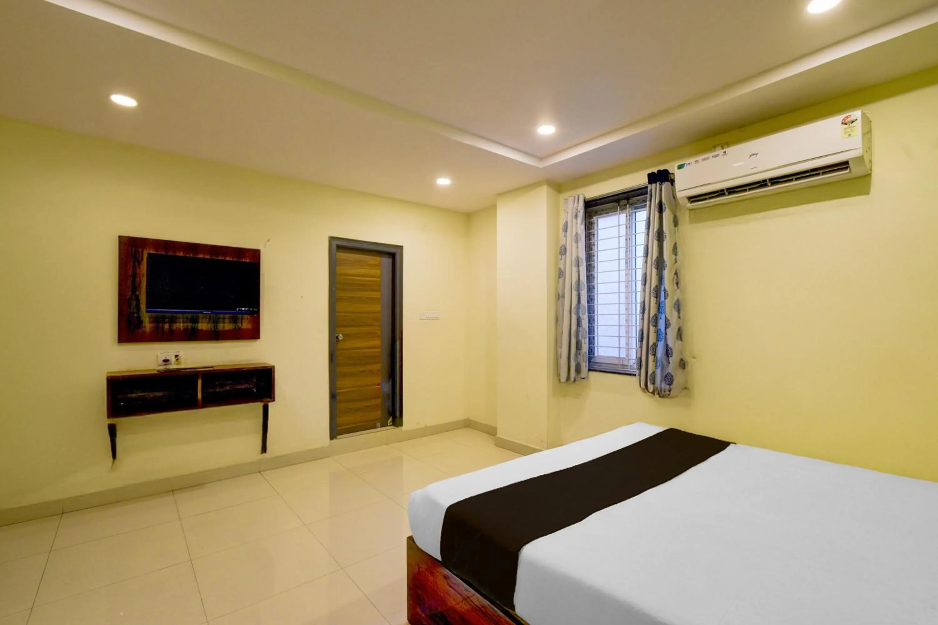 Bedroom, Bed in Hotel O AMR Planet Mall Hyderabad Formerly R Square