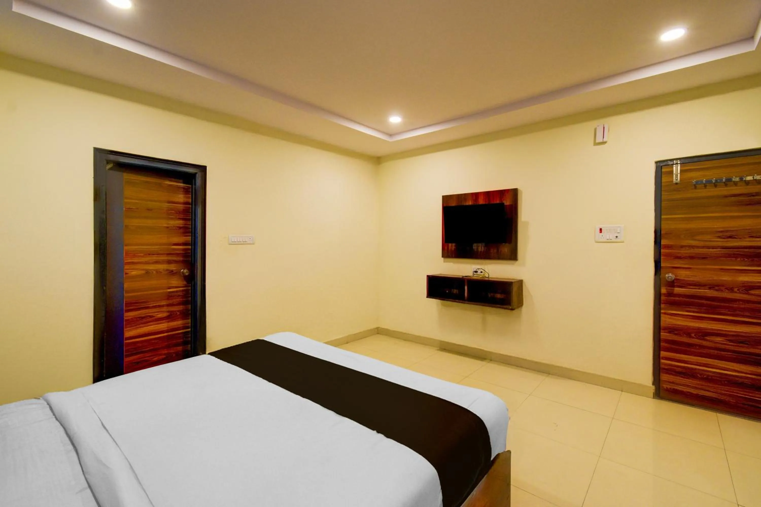 Bedroom, Bed in Hotel O AMR Planet Mall Hyderabad Formerly R Square