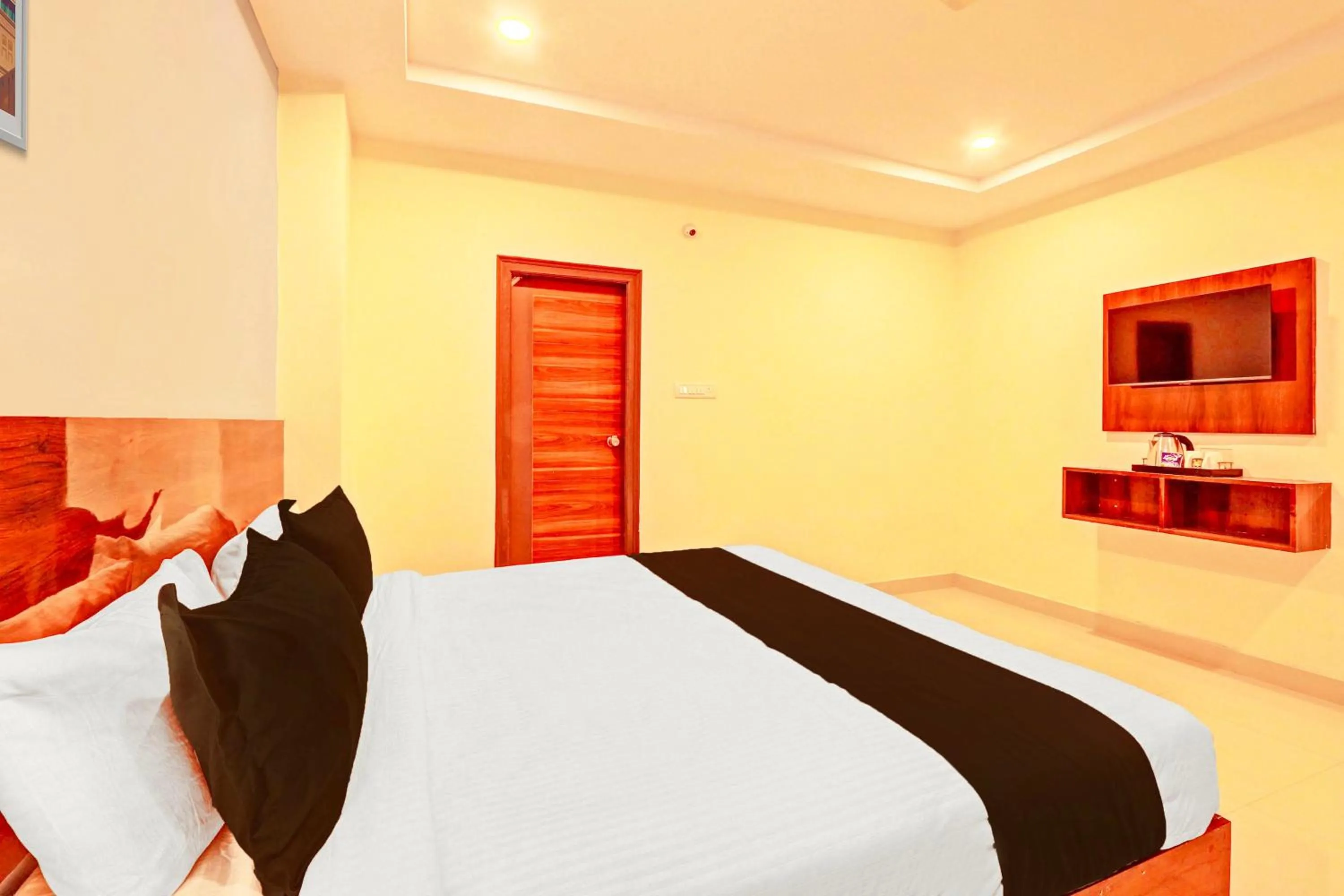 Bedroom, Bed in HOTEL O R SQUARE