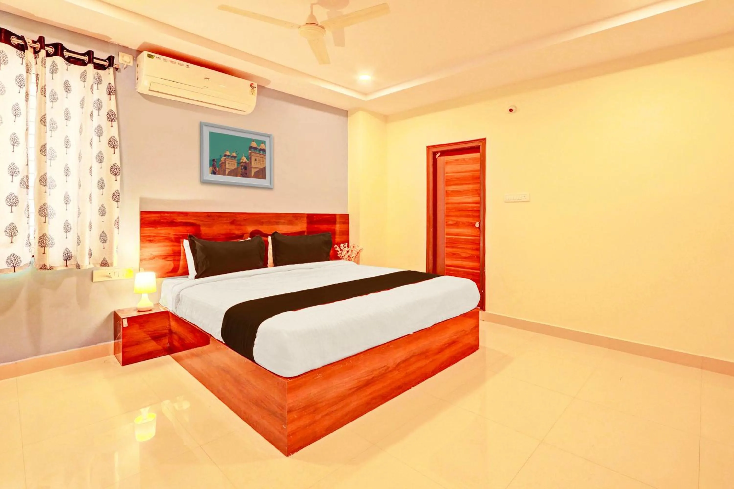 Bedroom, Bed in HOTEL O R SQUARE