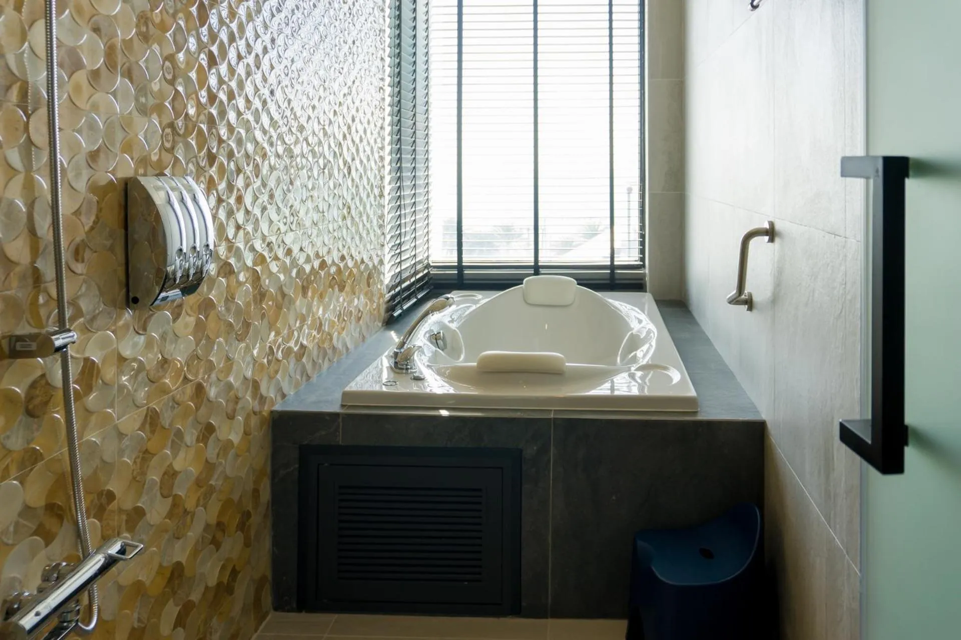 Hot Tub in AUBERGE SHINTAKE