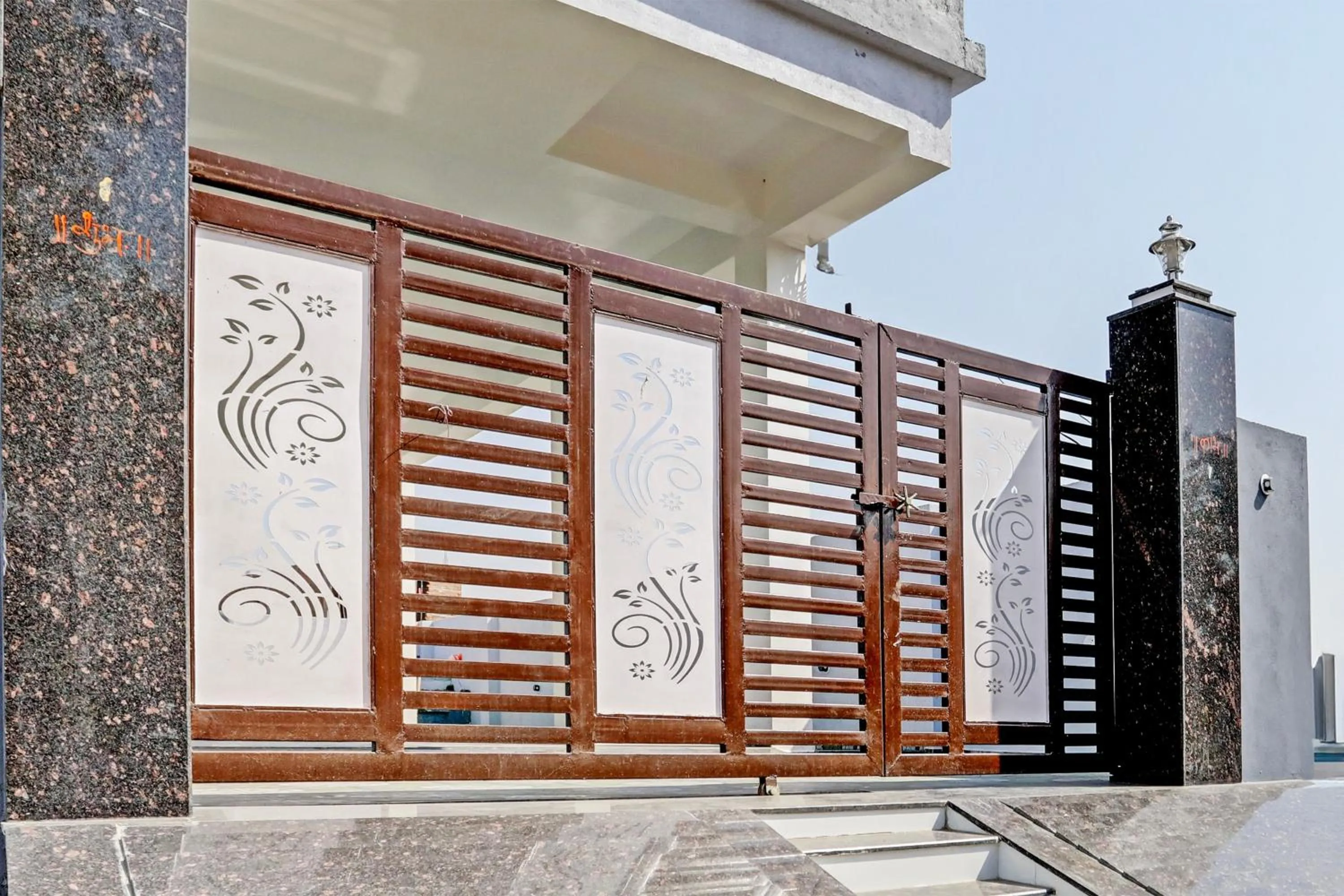 Facade/entrance in Hotel O P S