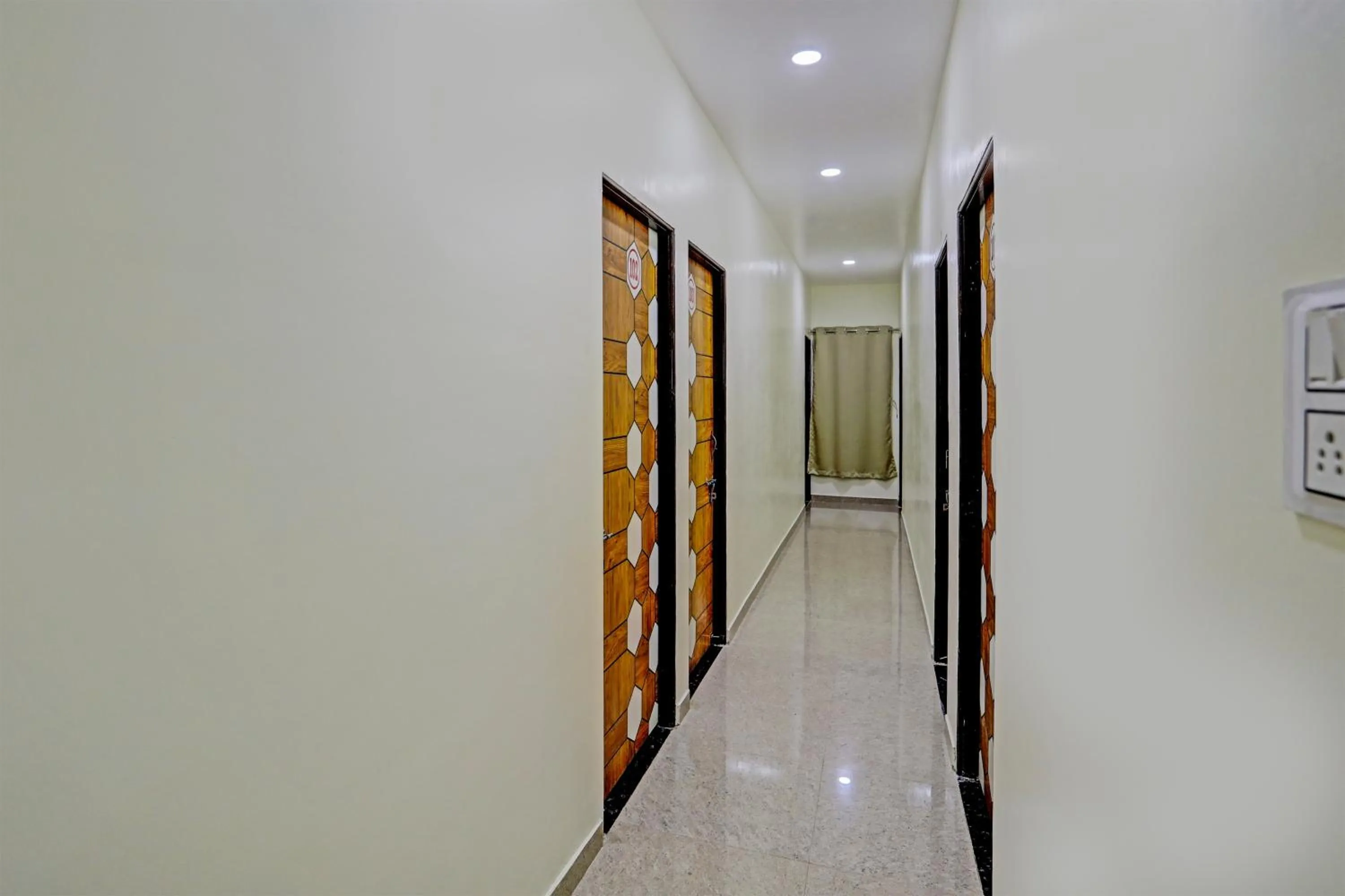 Lobby or reception in Hotel O P S