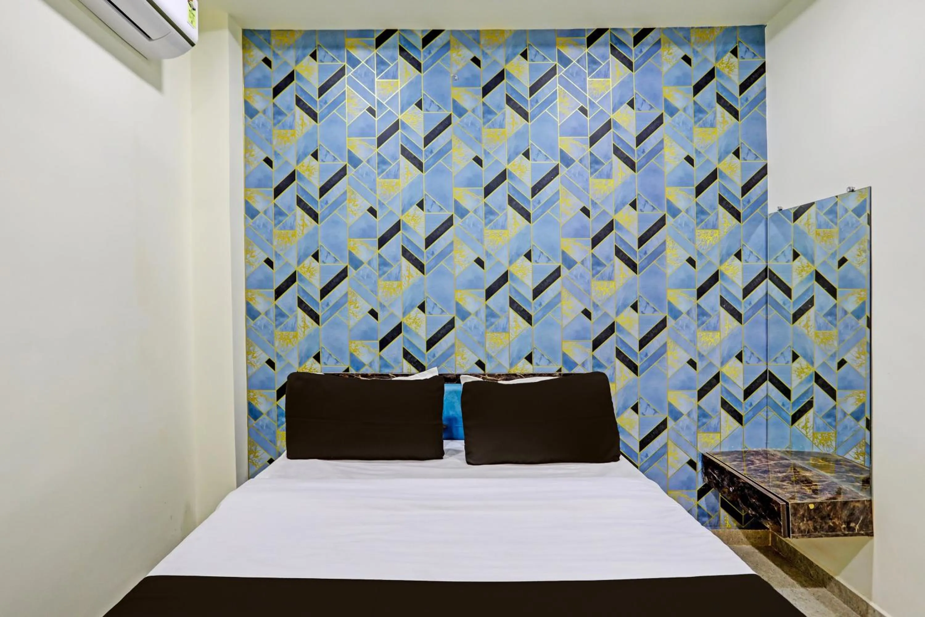 Bedroom, Bed in Hotel O P S