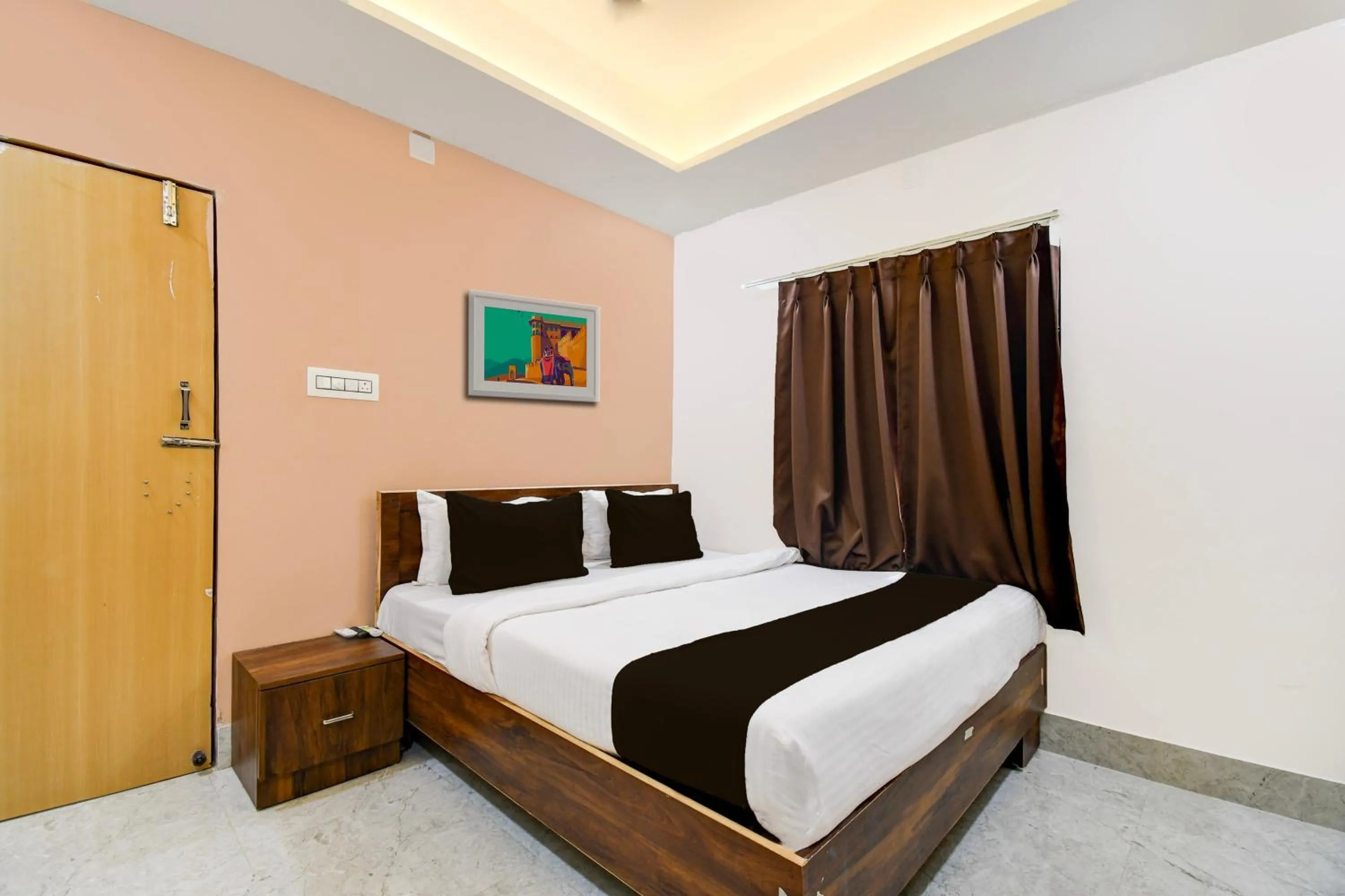 Bedroom, Bed in Hotel O ALYSAN STAY