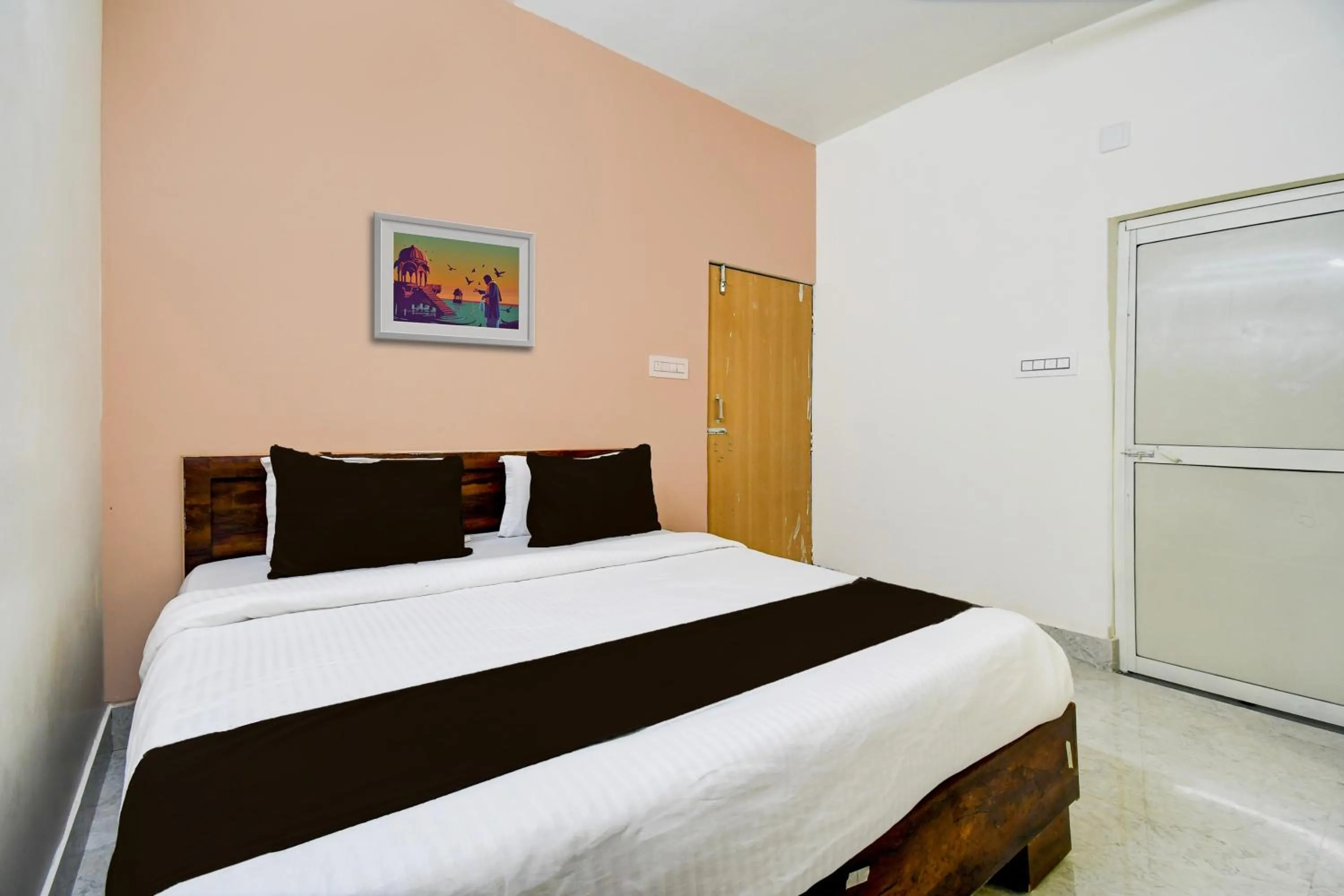 Bedroom, Bed in Hotel O ALYSAN STAY