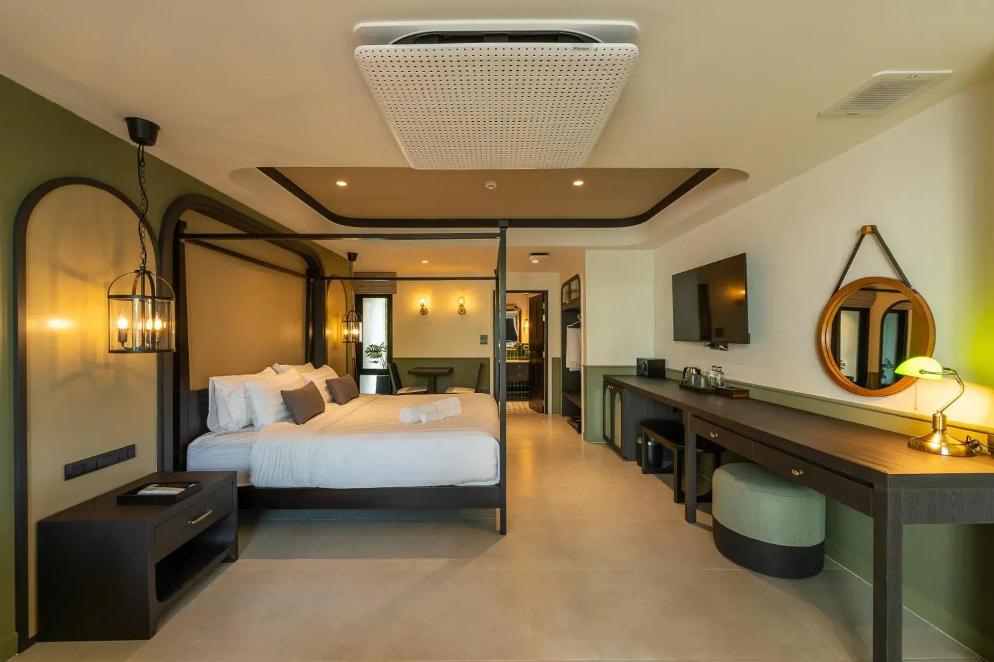 Deluxe King Room in Shamrock Chiangmai Hotel-Adult Only Deluxe King Room in Shamrock Chiangmai Hotel-Adult Only