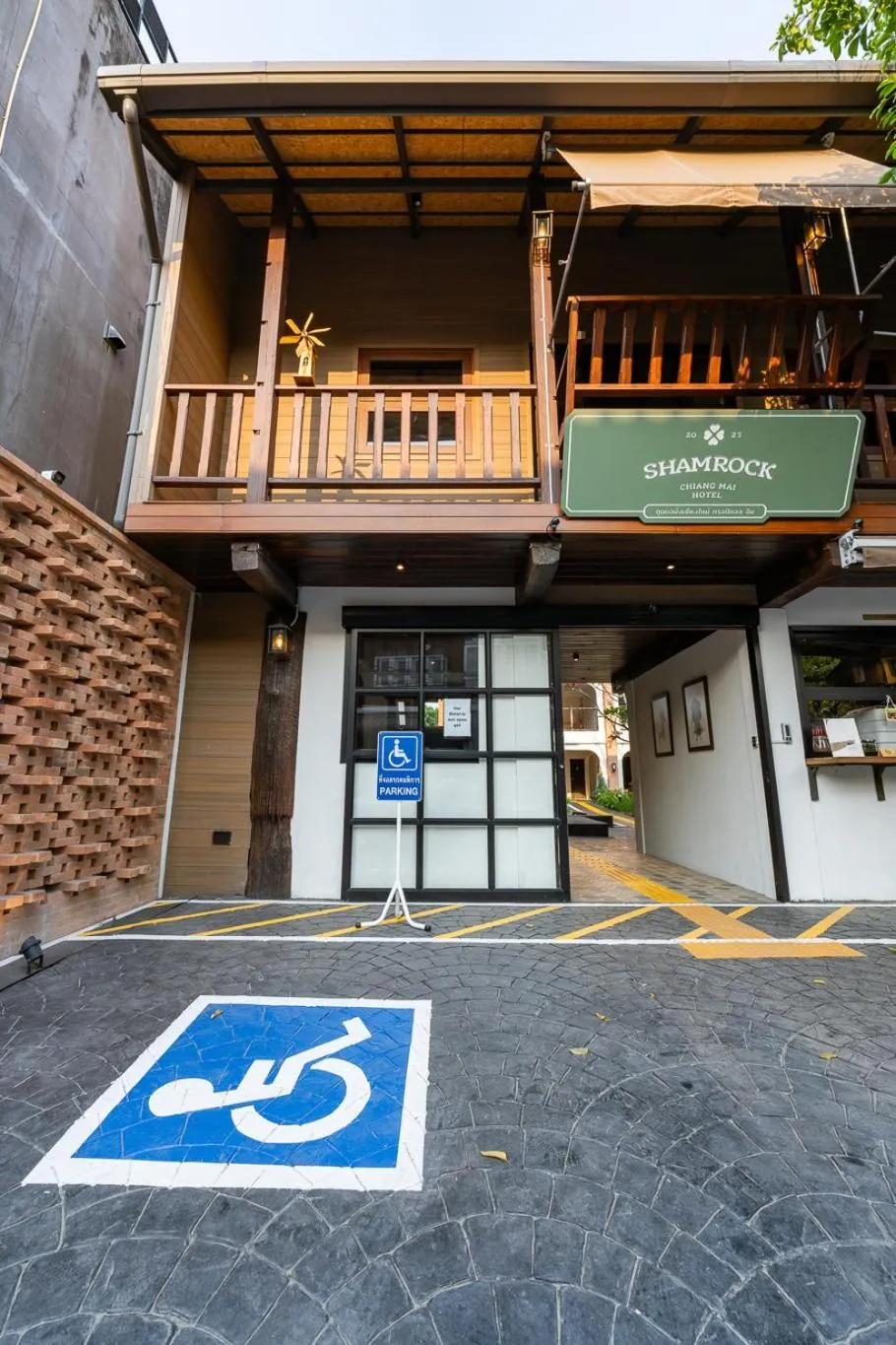 Lobby or reception in Shamrock Chiangmai Hotel-Adult Only