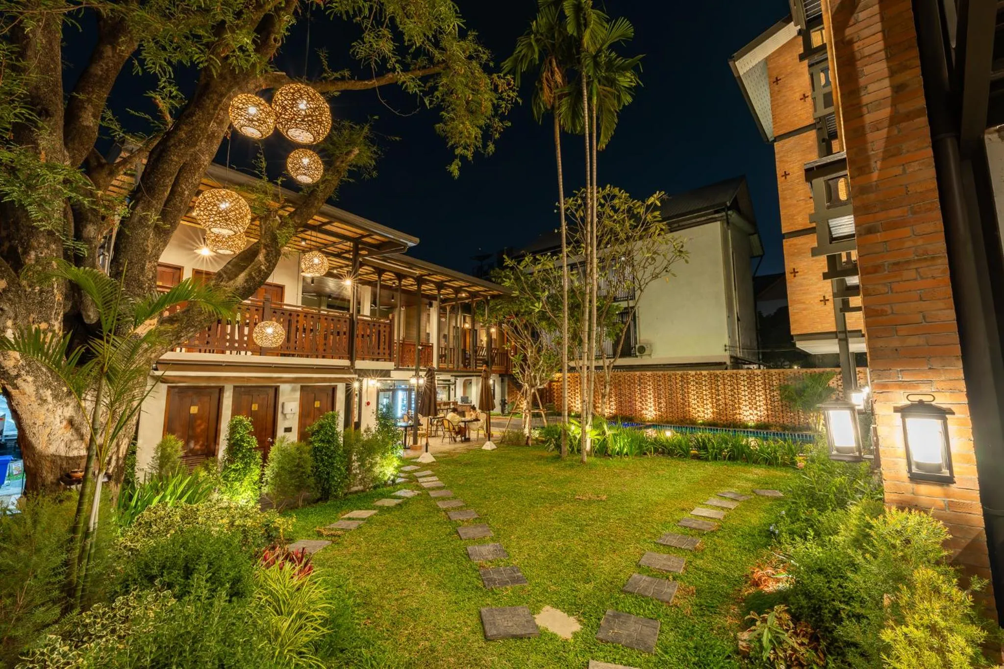 Garden in Shamrock Chiangmai Hotel-Adult Only