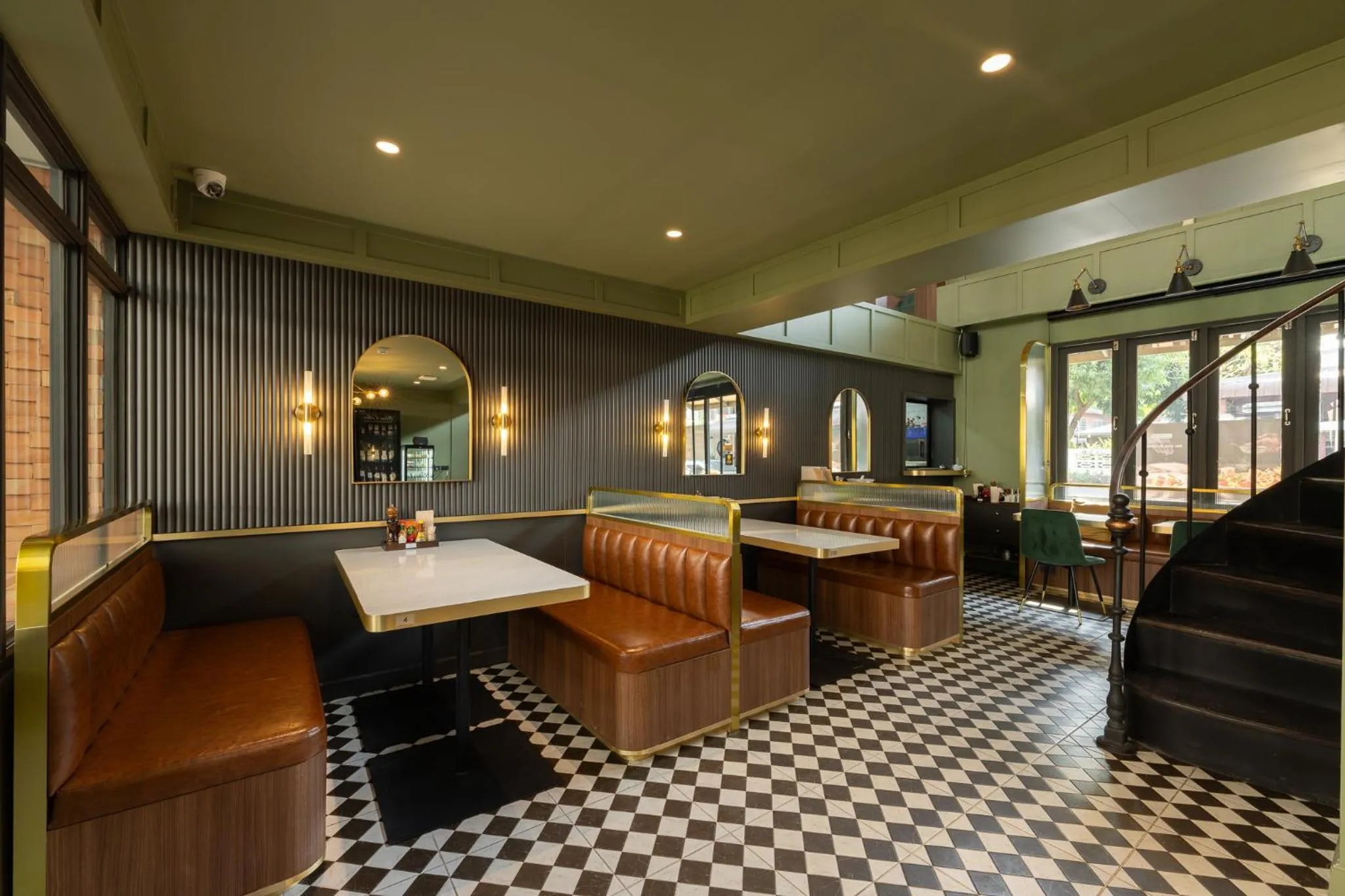 Restaurant/places to eat in Shamrock Chiangmai Hotel-Adult Only