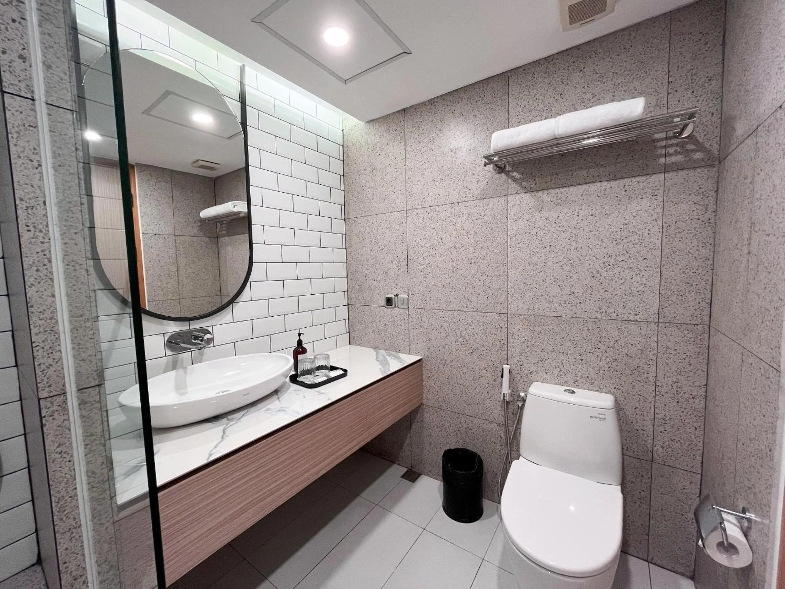 Bathroom in Luminor Hotel Legian Seminyak - Bali