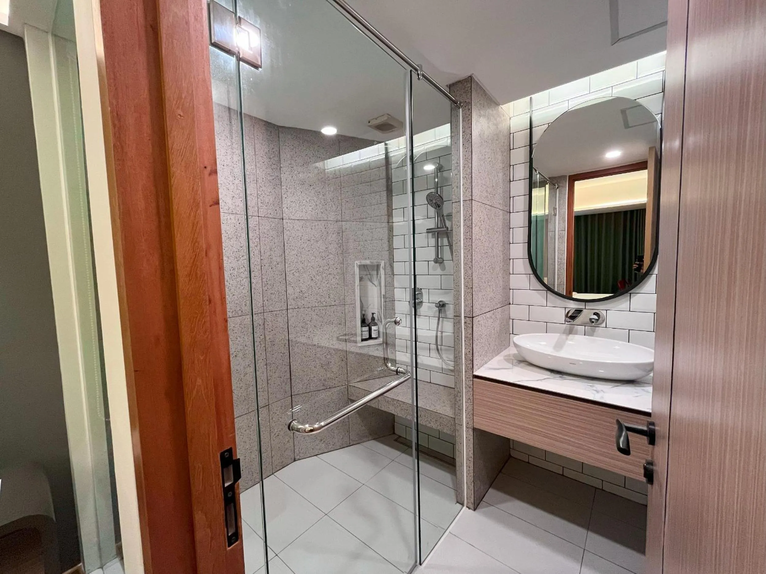 Bathroom in Luminor Hotel Legian Seminyak - Bali