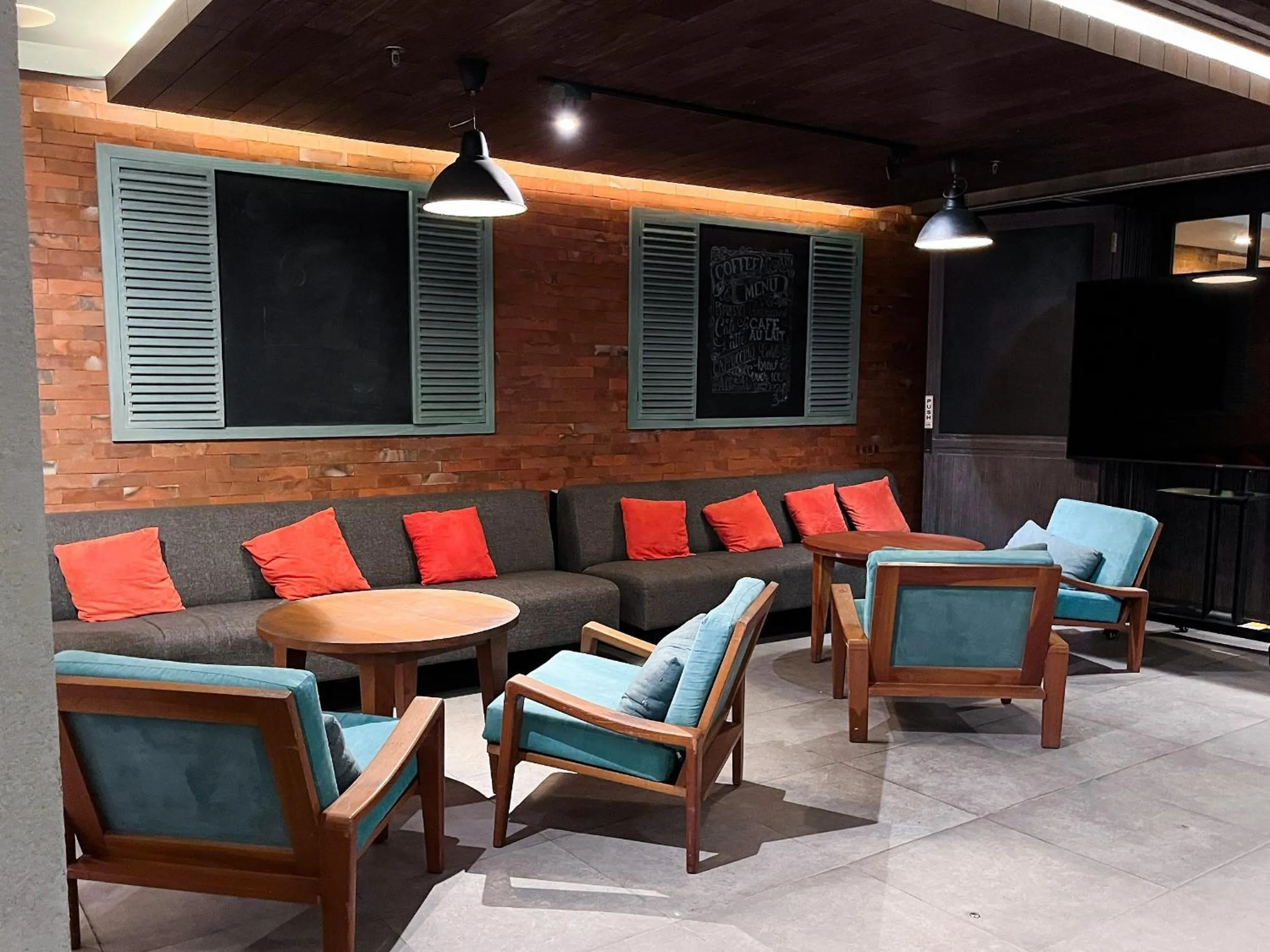 Restaurant/places to eat in Luminor Hotel Legian Seminyak - Bali