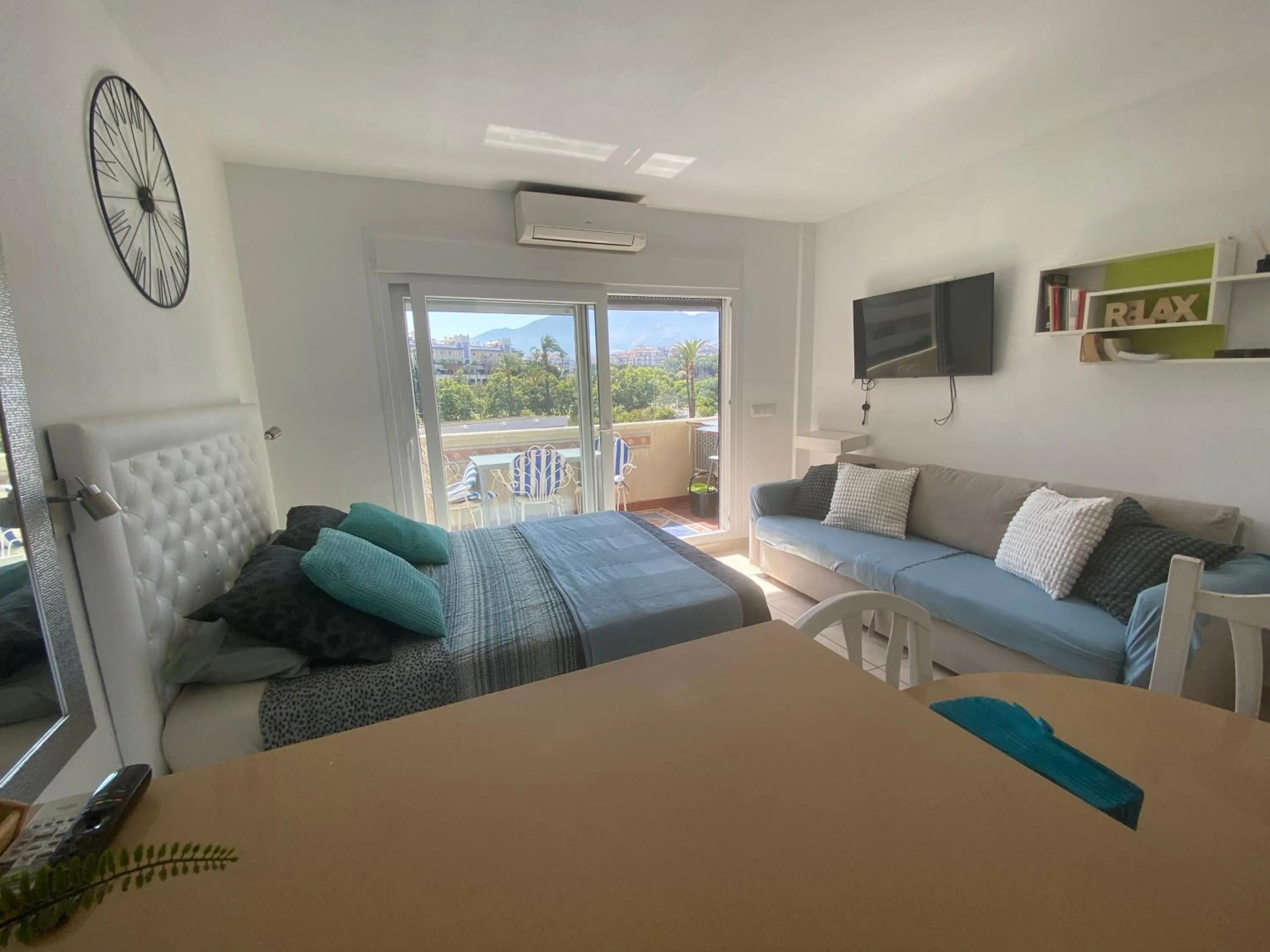 TV and multimedia in Benal Beach