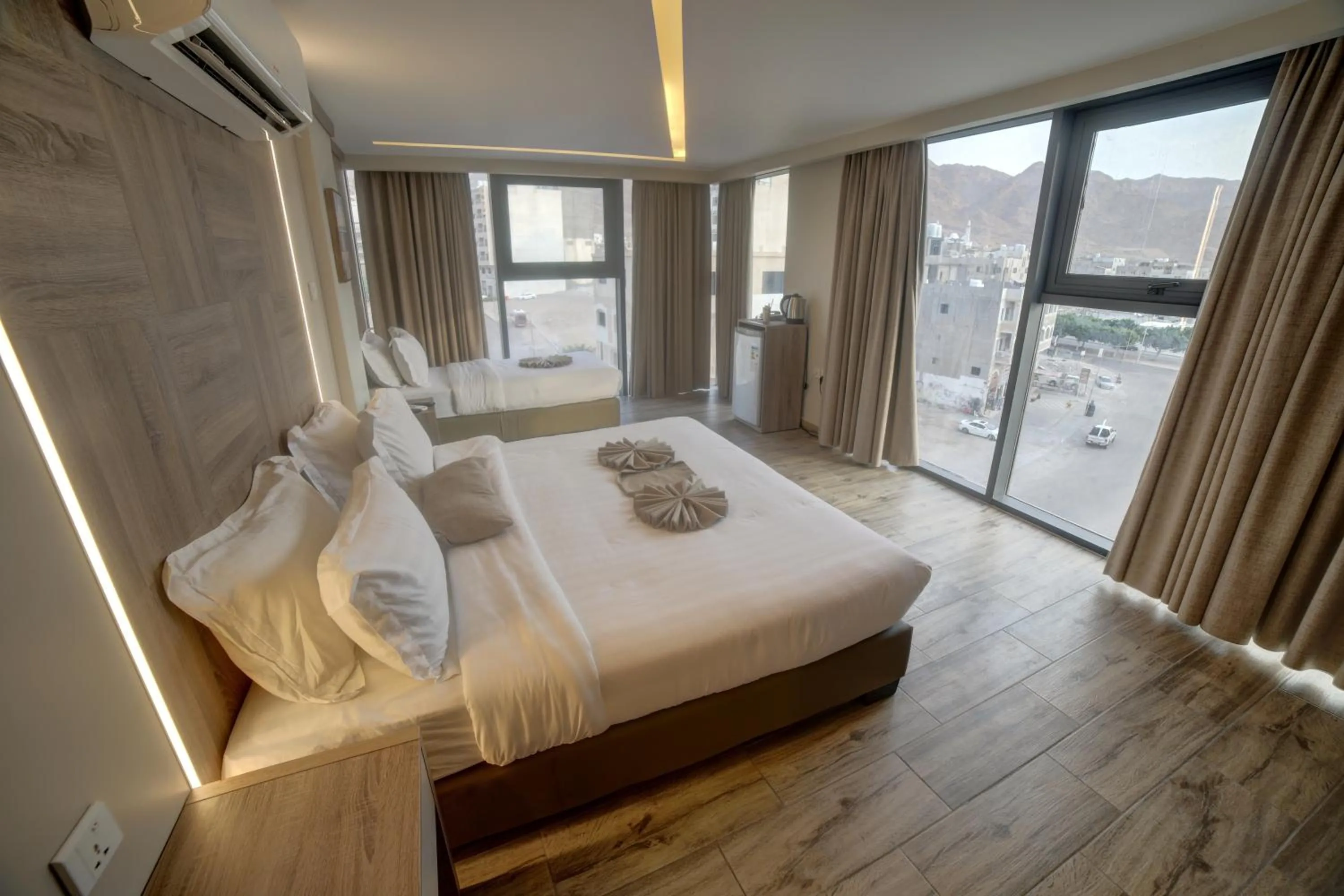 Swimming pool, Bed in Alena Boutique Hotel