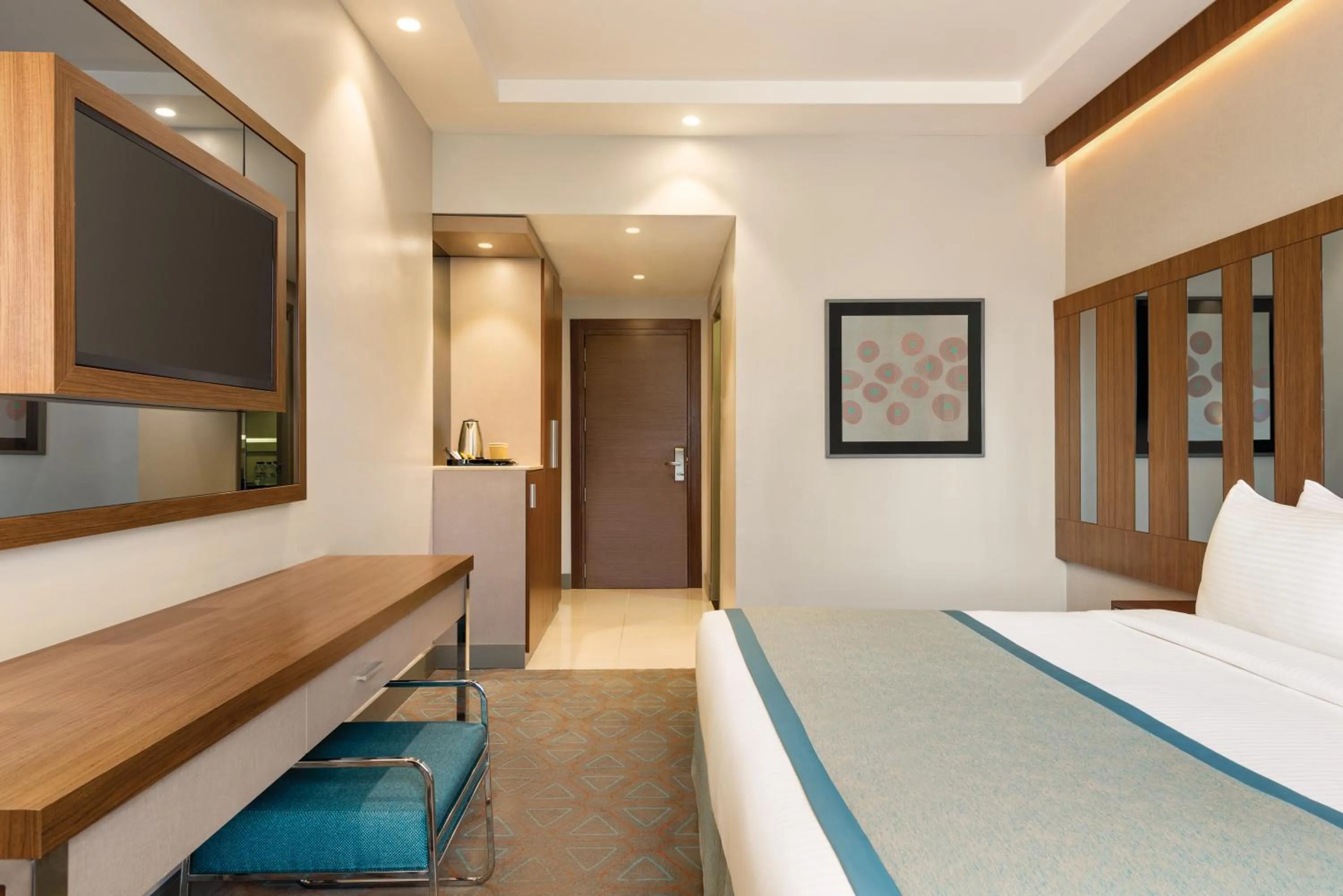 Bedroom, Bed in Ramada by Wyndham Makkah Zad Al Tayseer