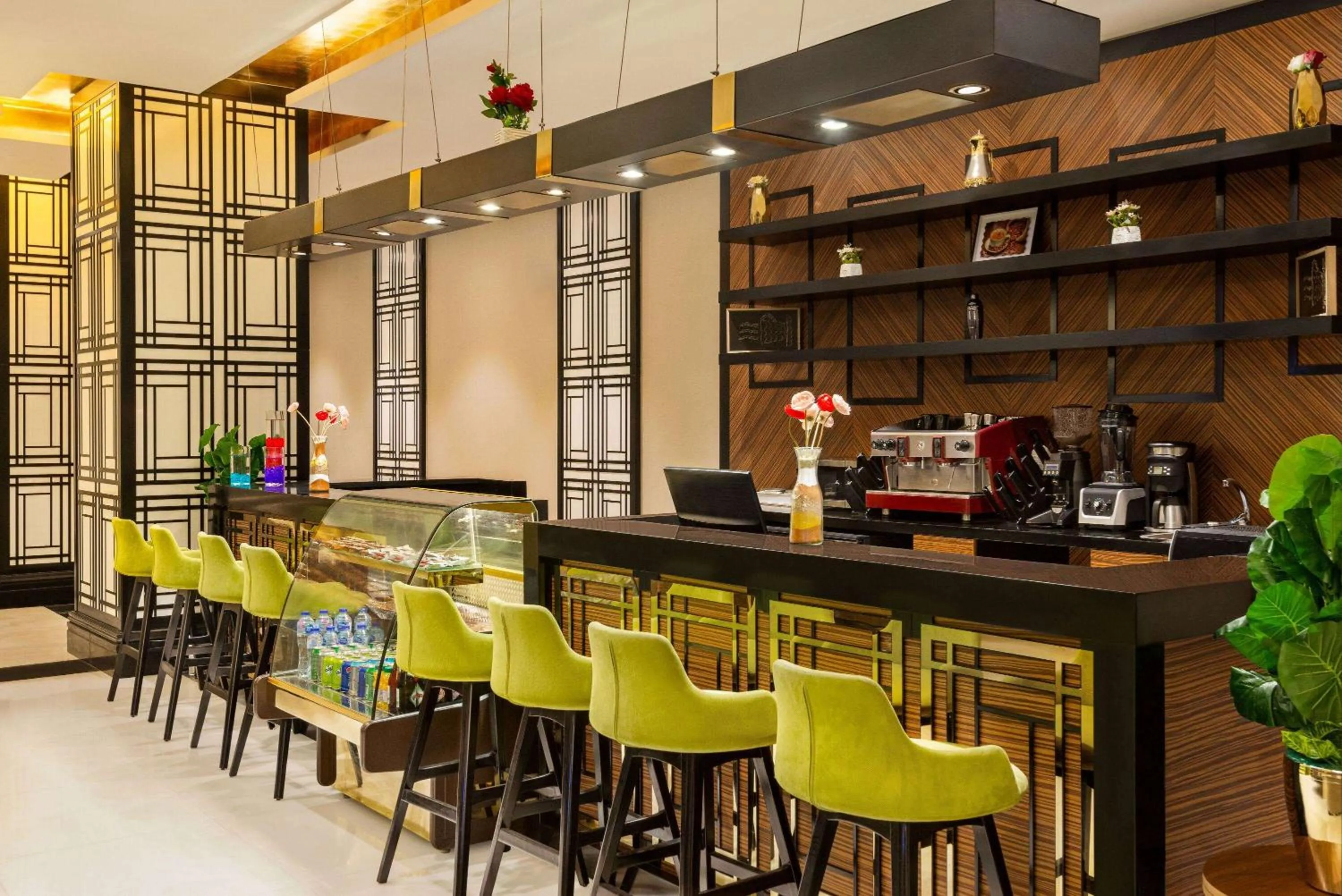 Restaurant/places to eat in Ramada by Wyndham Makkah Zad Al Rawda