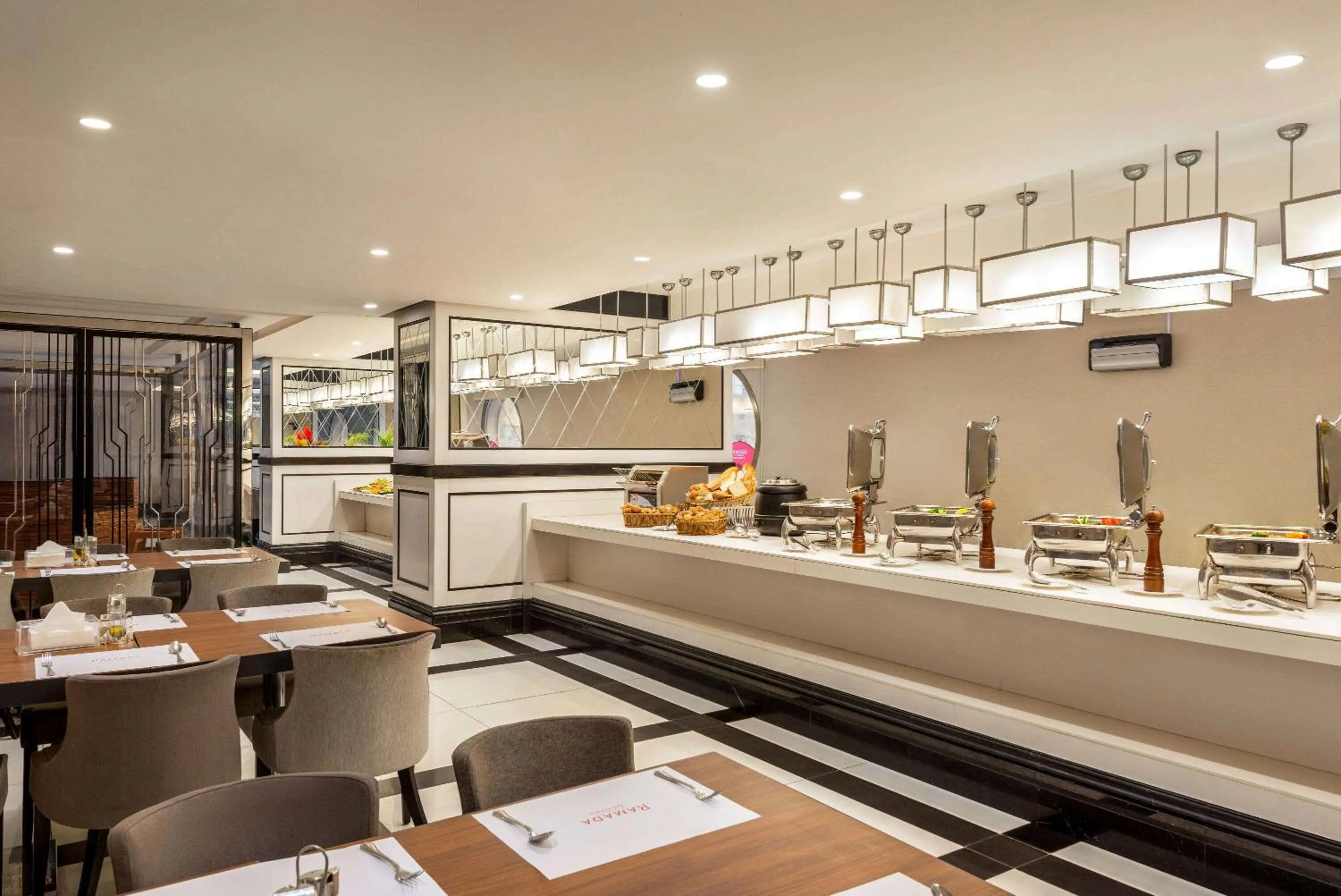 Restaurant/places to eat in Ramada by Wyndham Makkah Zad Al Rawda