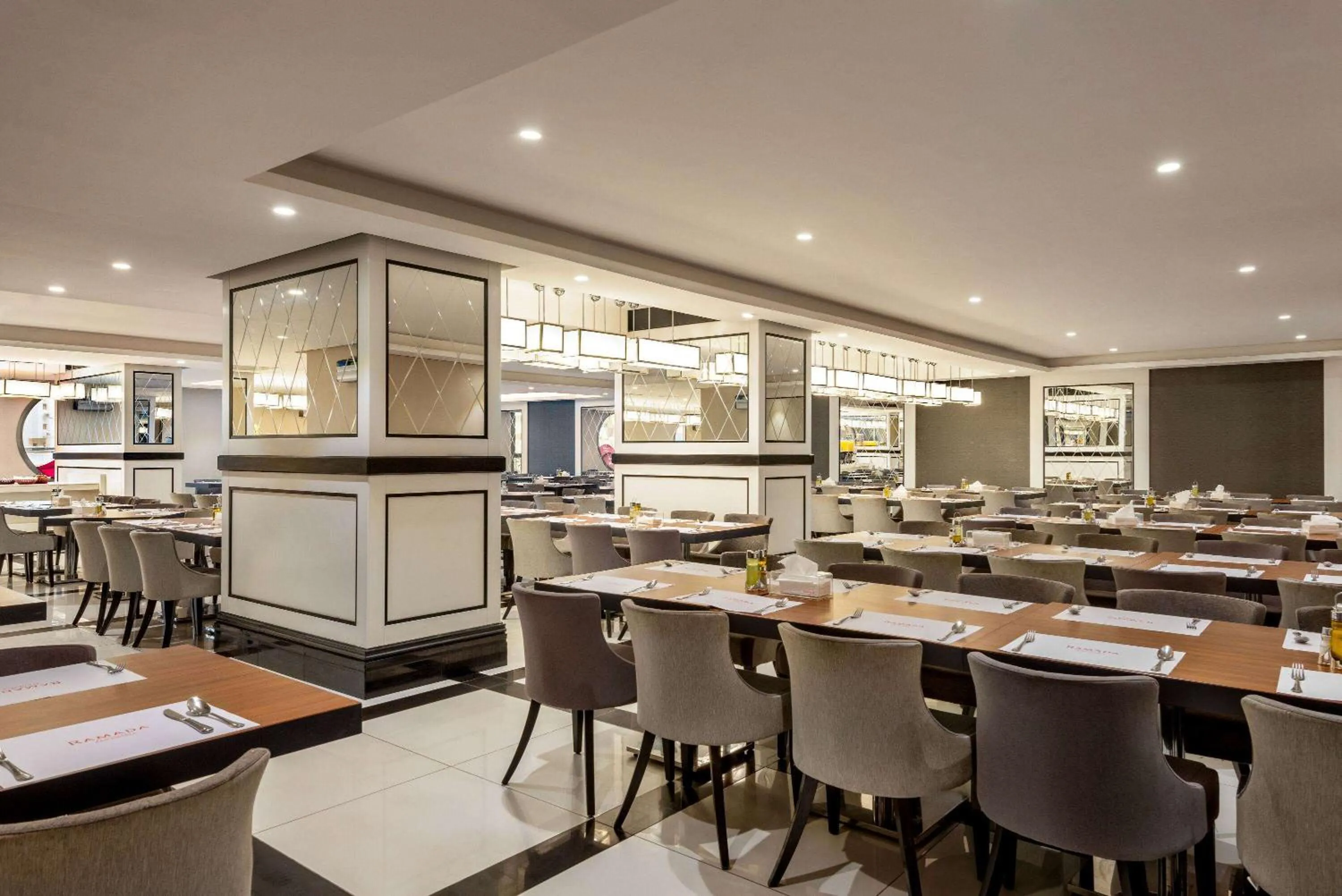 Restaurant/places to eat in Ramada by Wyndham Makkah Zad Al Rawda