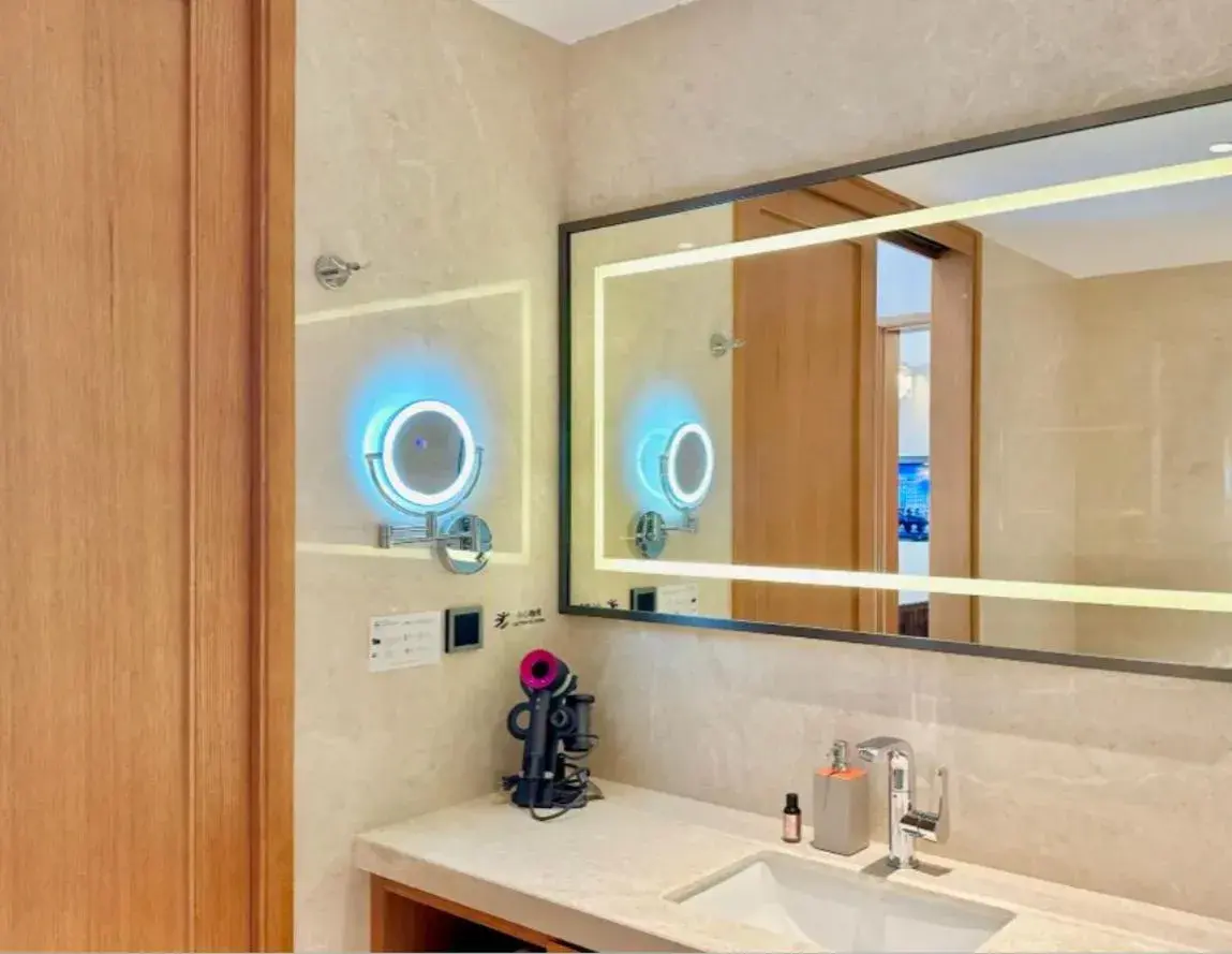 King Room - Smoking in Howard Johnson by Wyndham Huaqiao Plaza Xinyu King Room - Smoking in Howard Johnson by Wyndham Huaqiao Plaza Xinyu