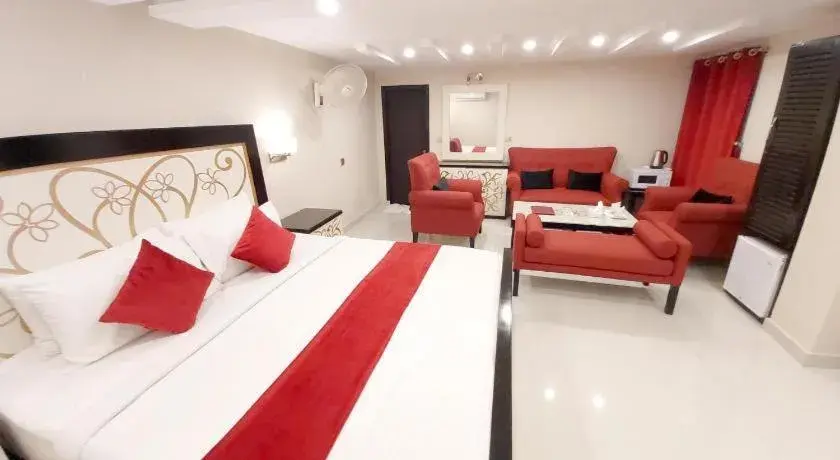 Executive Suite in Hotel Mairona Gulberg Lahore Executive Suite in Hotel Mairona Gulberg Lahore