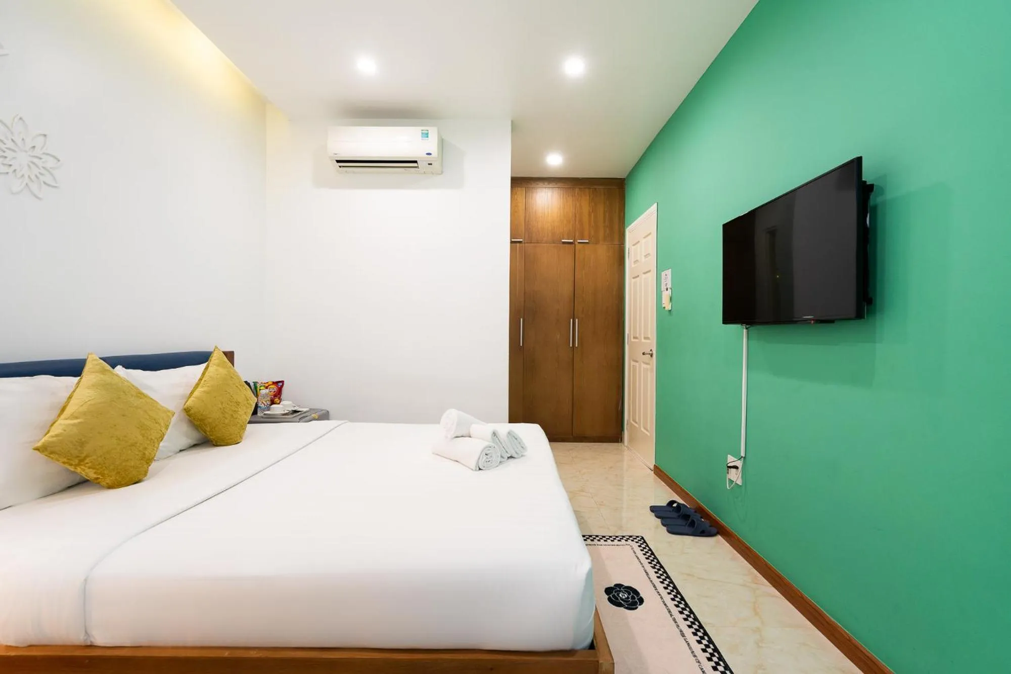 Photo of the whole room, Bed in Adventure Hotel