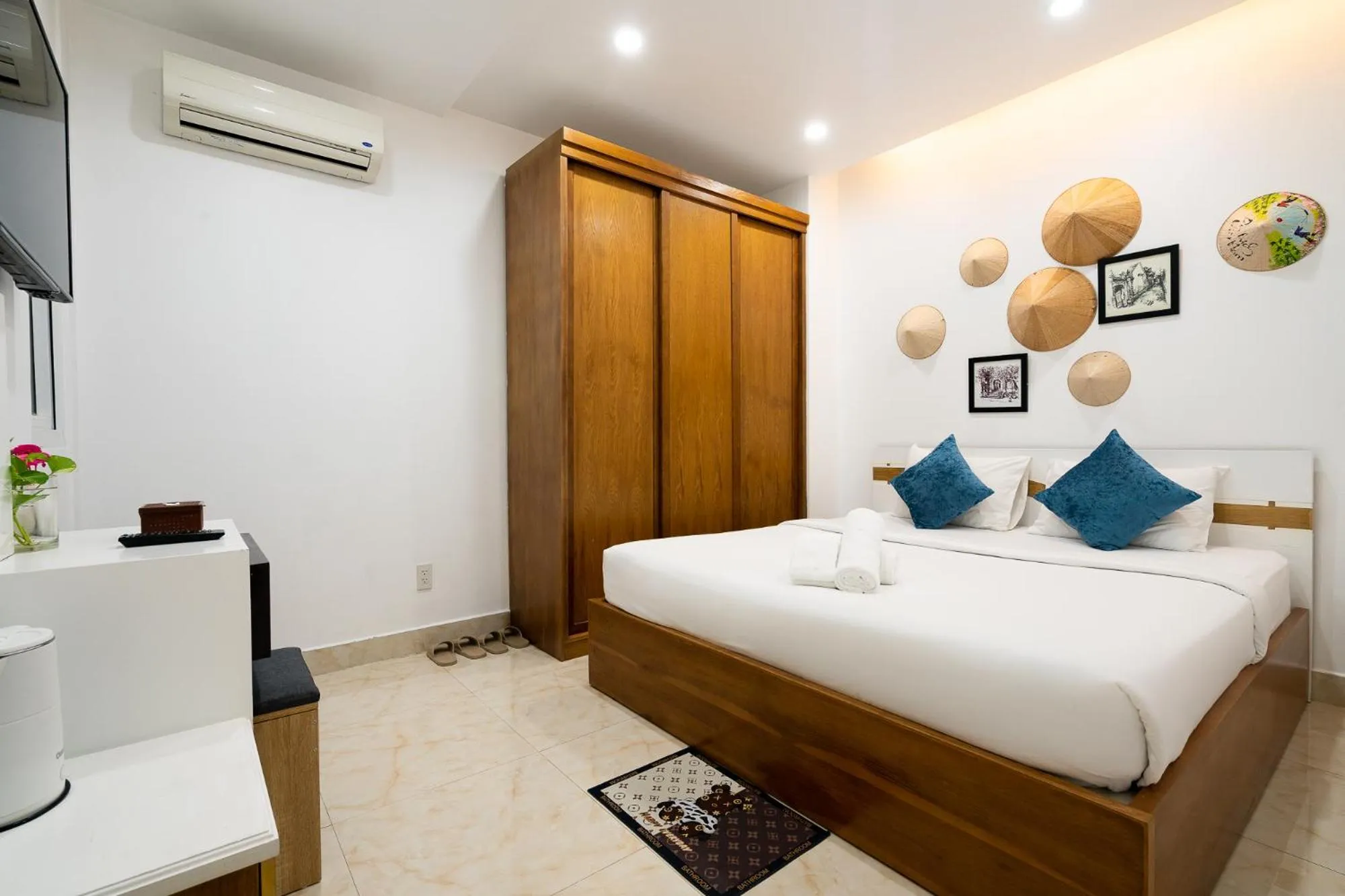 Photo of the whole room, Bed in Adventure Hotel