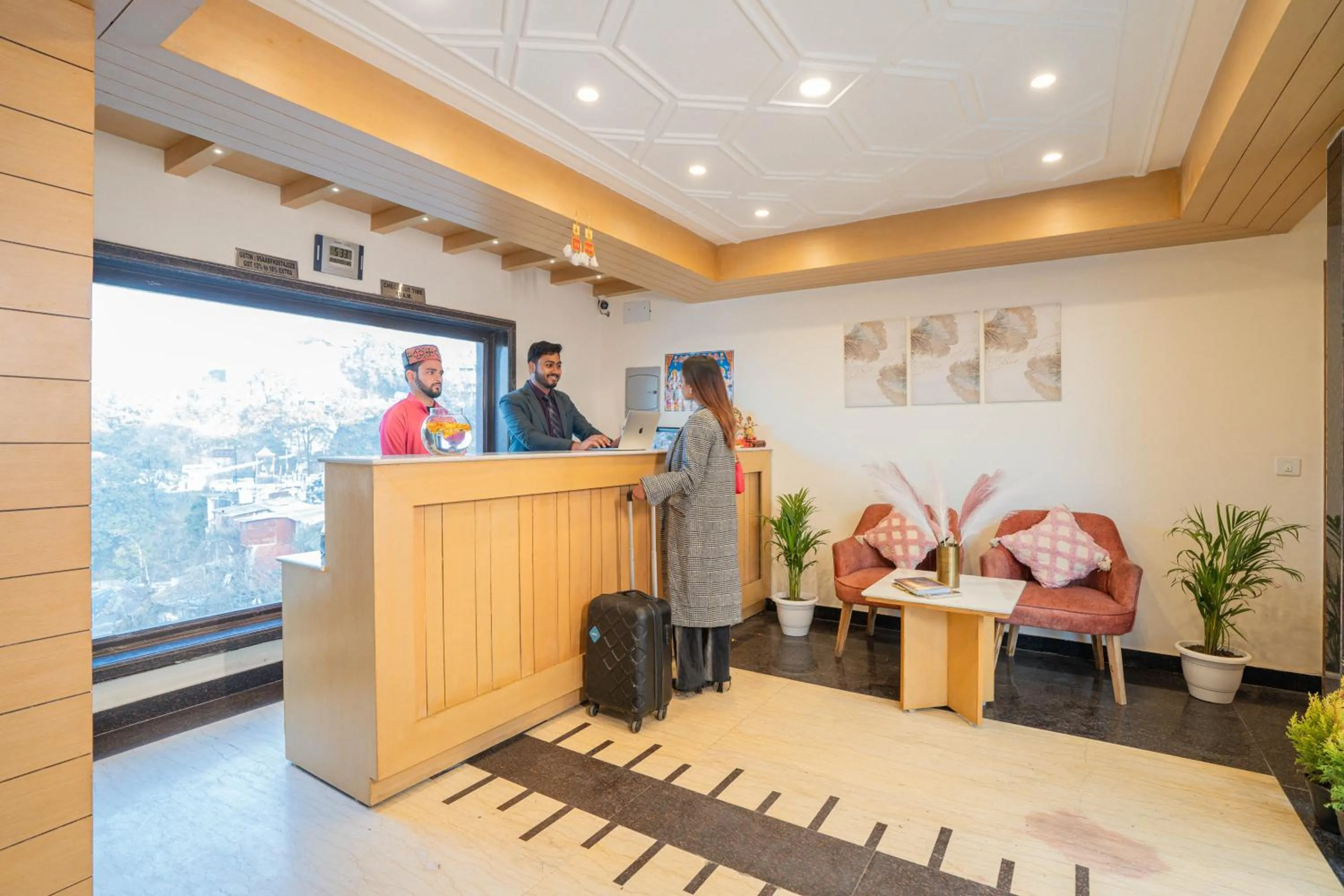 People in Super Hotel by Perfectstayz Mall Road