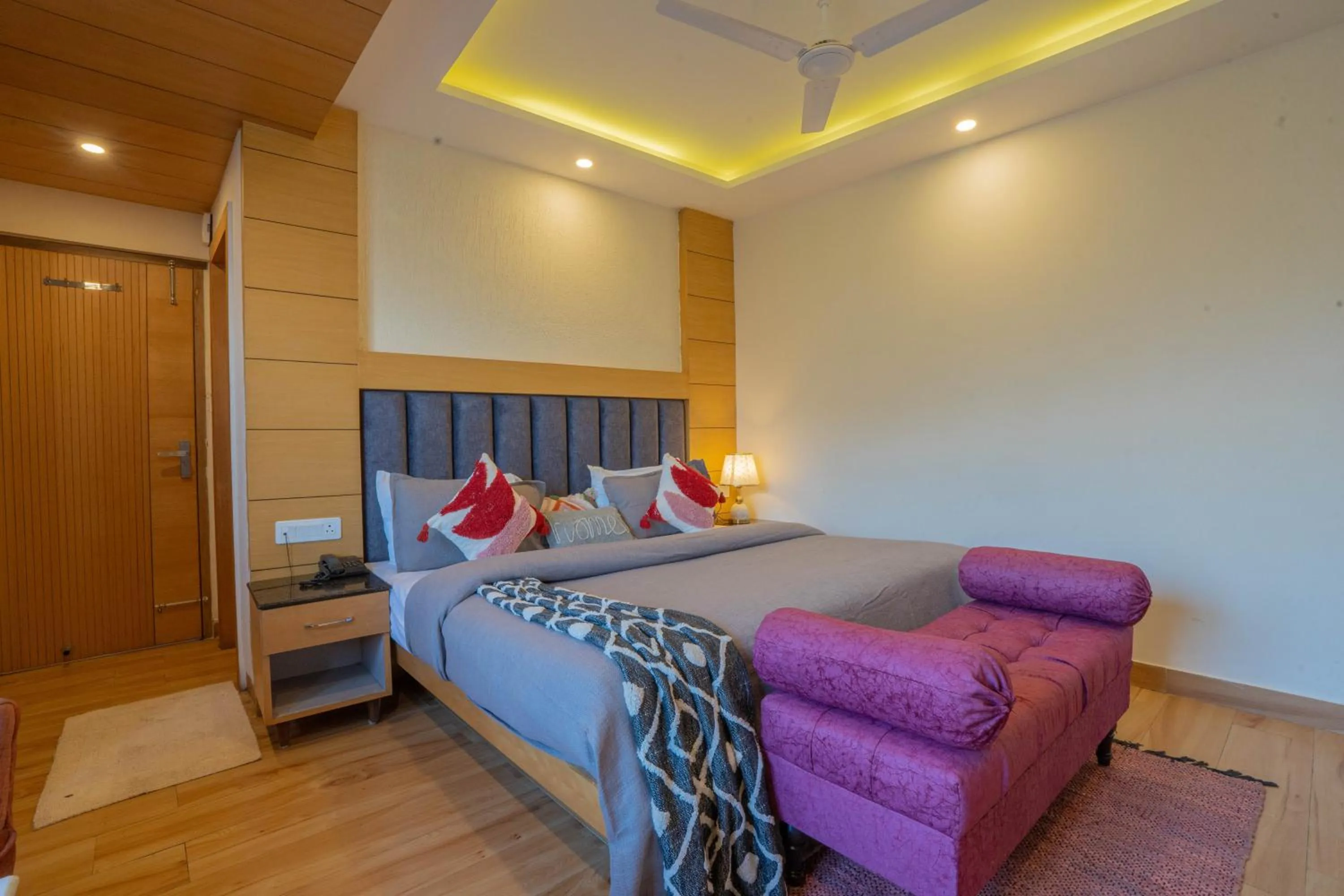 Bed in Super Hotel by Perfectstayz Mall Road