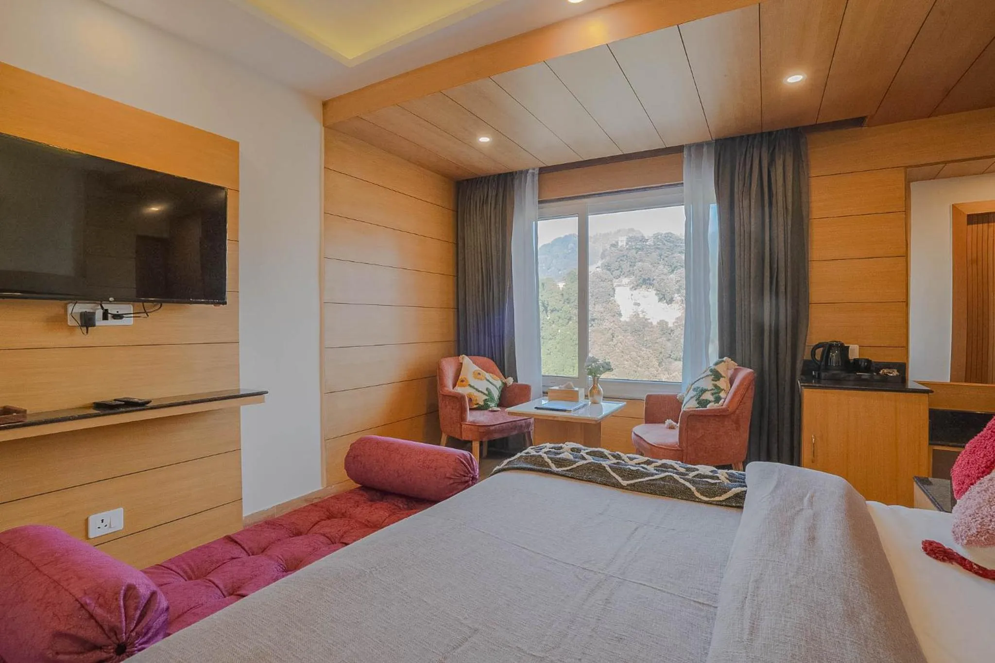 Bed in Super Hotel by Perfectstayz Mall Road