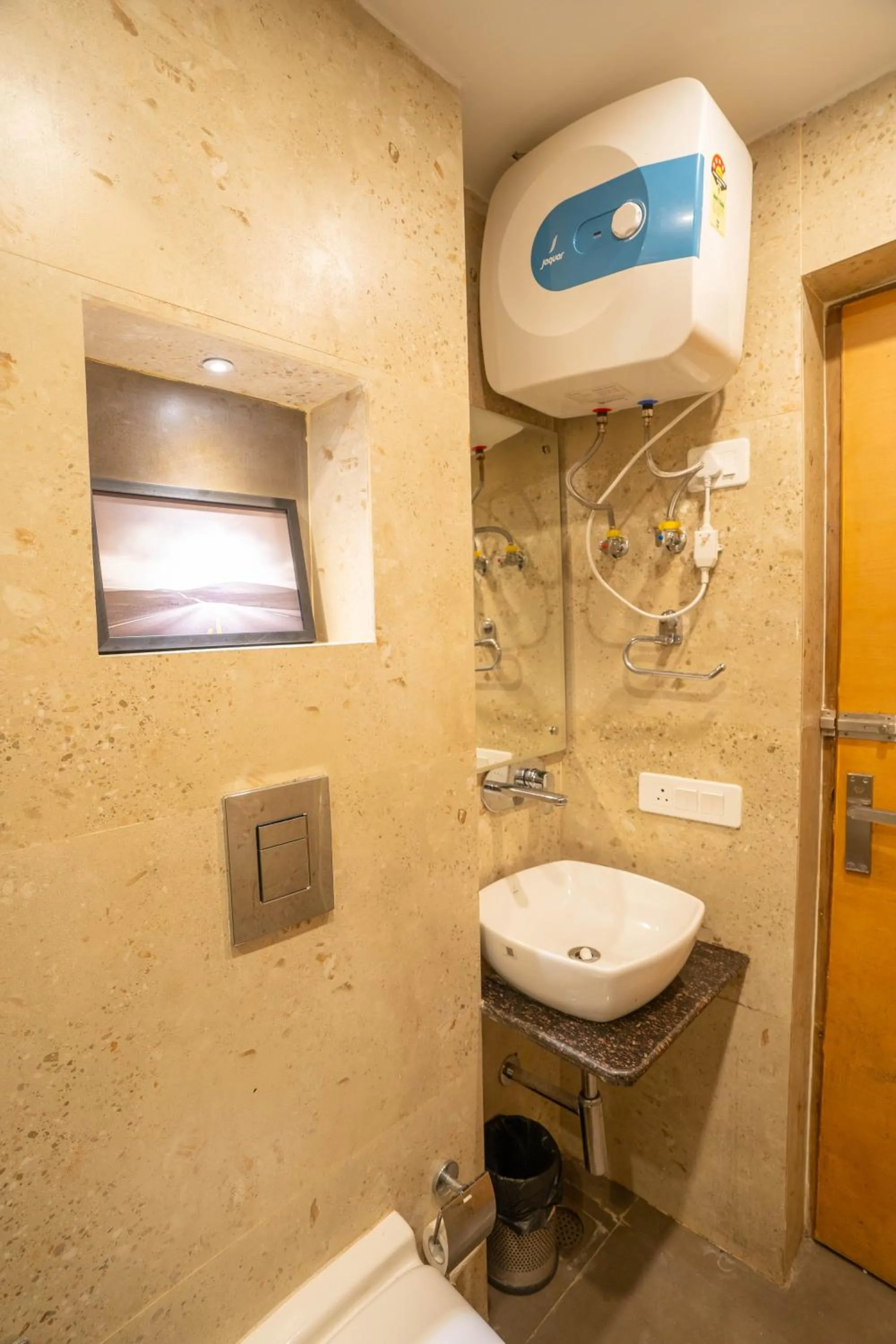 Shower in Super Hotel by Perfectstayz Mall Road