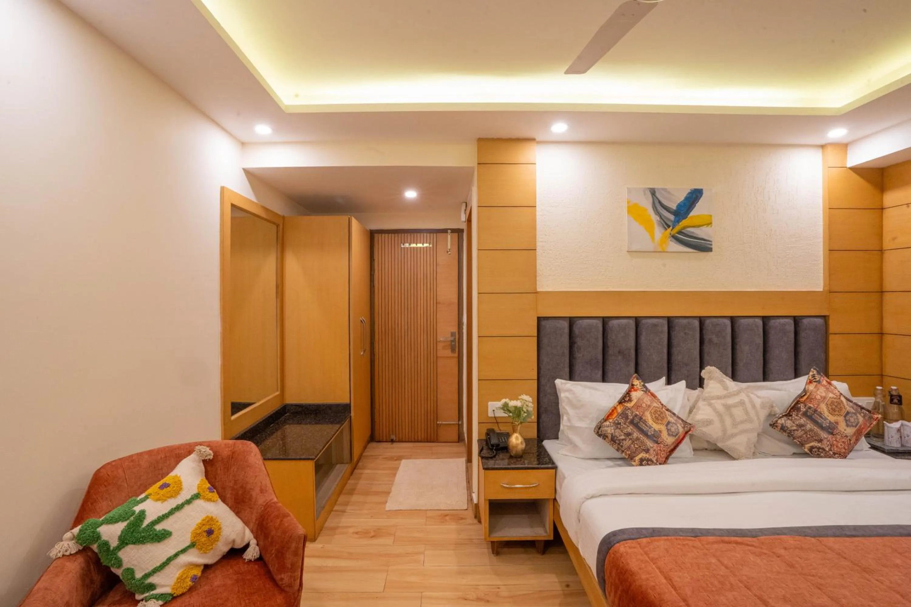 Bed in Super Hotel by Perfectstayz Mall Road