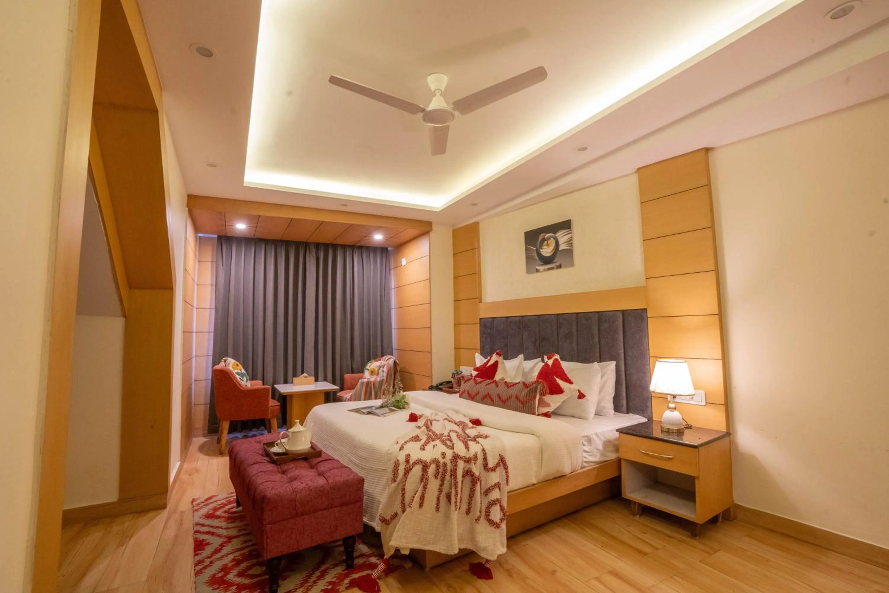 Bed in Super Hotel by Perfectstayz Mall Road