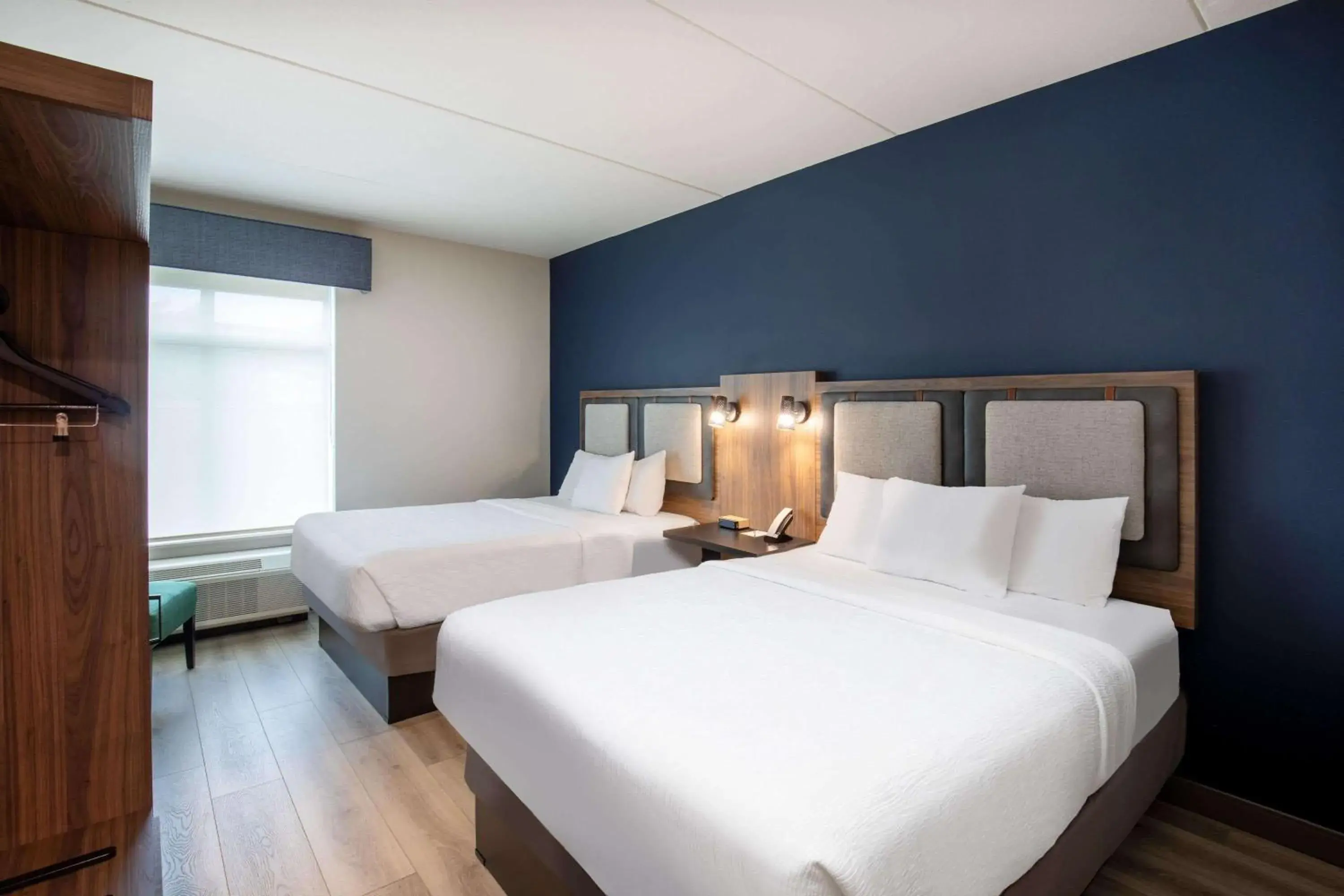 Queen Room with Two Queen Beds - Non-Smoking in La Quinta Inn & Suites by Wyndham Chattanooga Downtown/South Queen Room with Two Queen Beds - Non-Smoking in La Quinta Inn & Suites by Wyndham Chattanooga Downtown/South