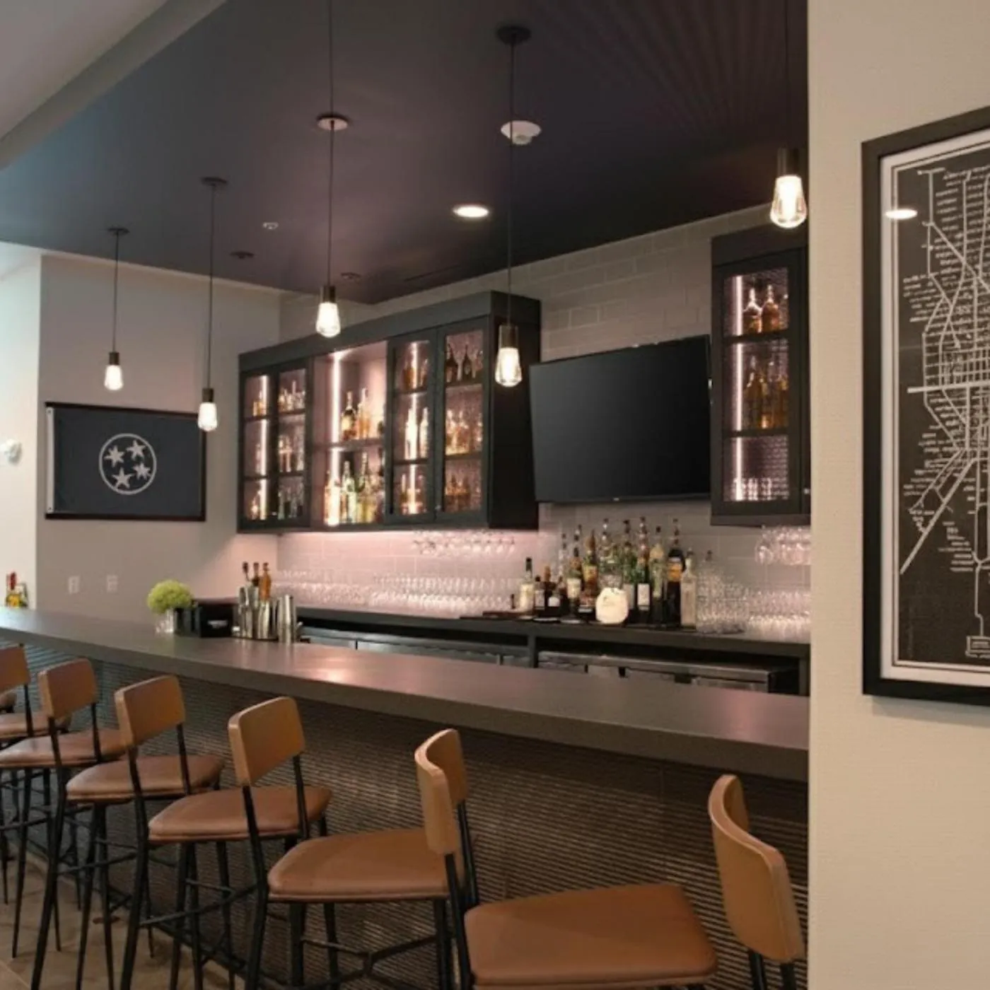 Restaurant/places to eat in La Quinta Inn & Suites by Wyndham Chattanooga Downtown/South