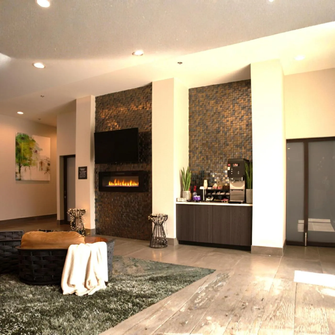 Coffee/tea facilities in La Quinta Inn & Suites by Wyndham Chattanooga Downtown/South