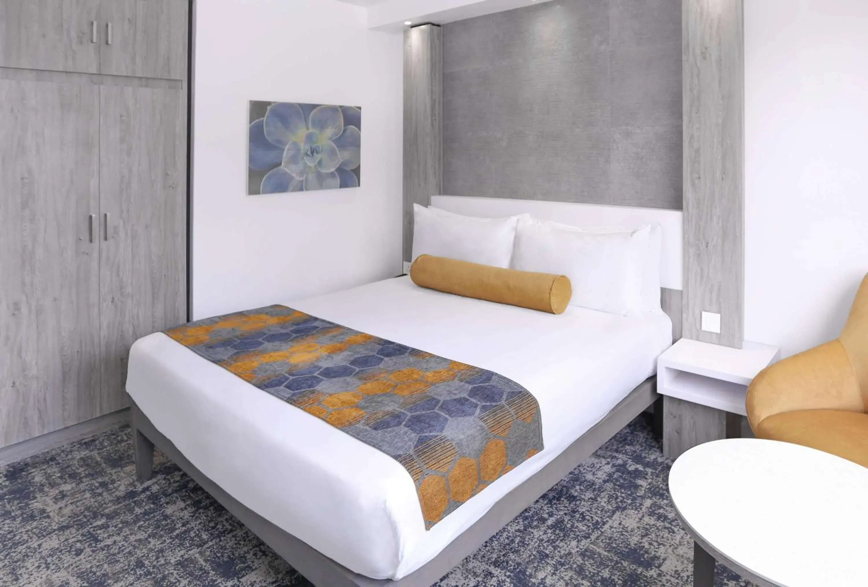 Standard King Room - Smoking in Garden Court Mthatha Standard King Room - Smoking in Garden Court Mthatha