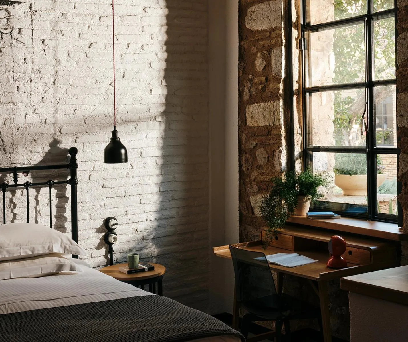 Bedroom, Bed in Not Boutique Hotel