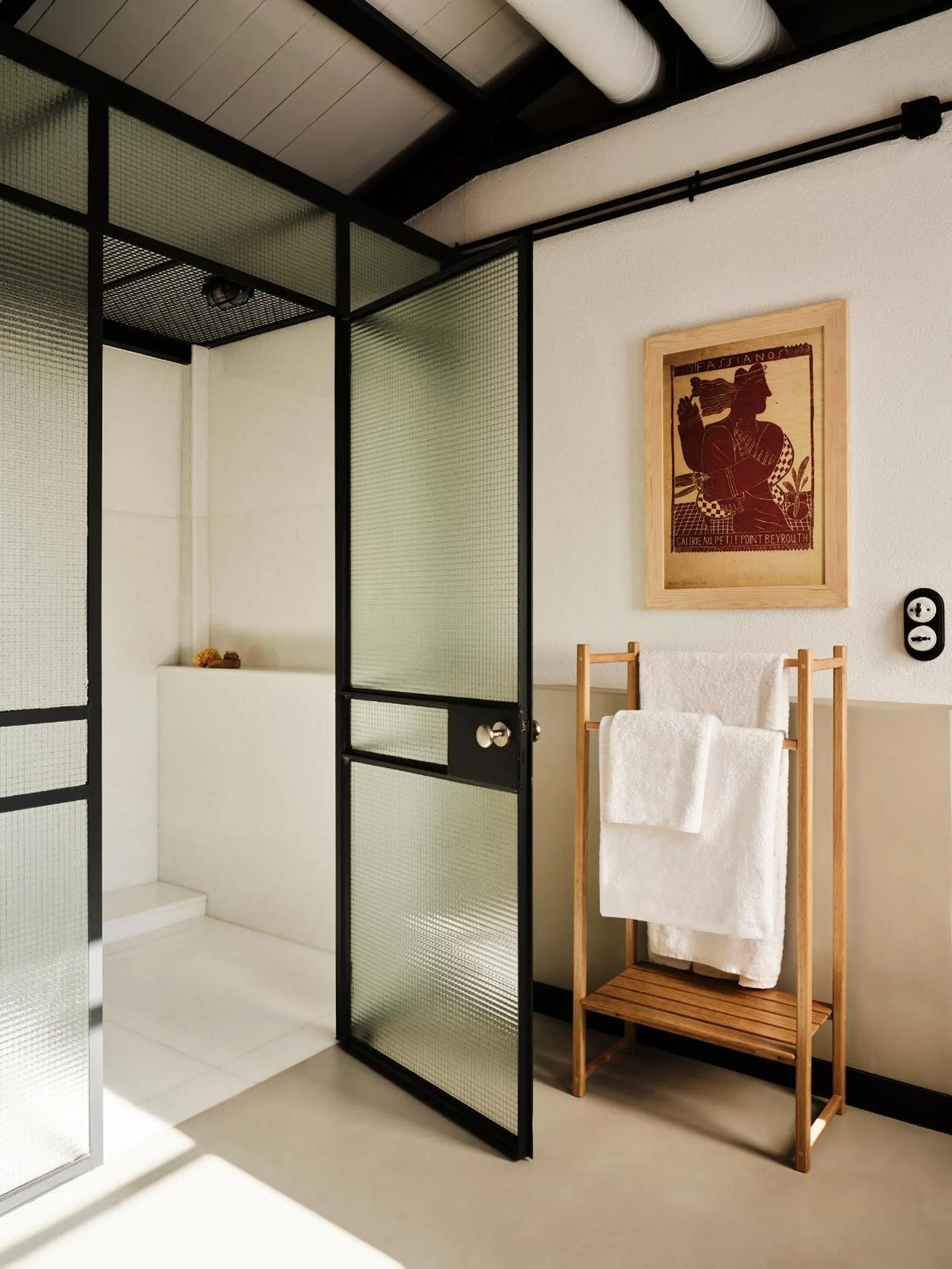 Shower, Bed in Not Boutique Hotel