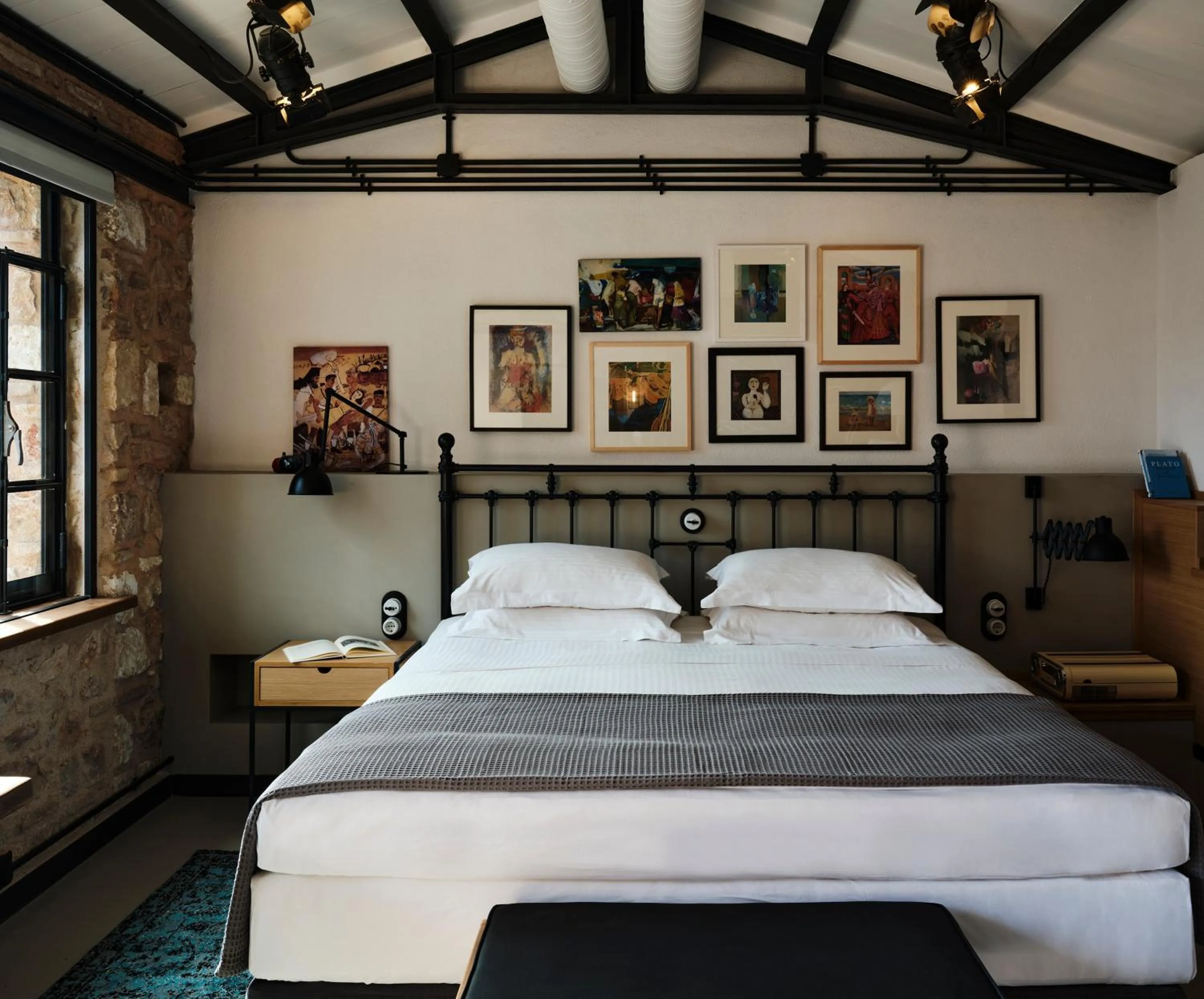 Bedroom, Bed in Not Boutique Hotel