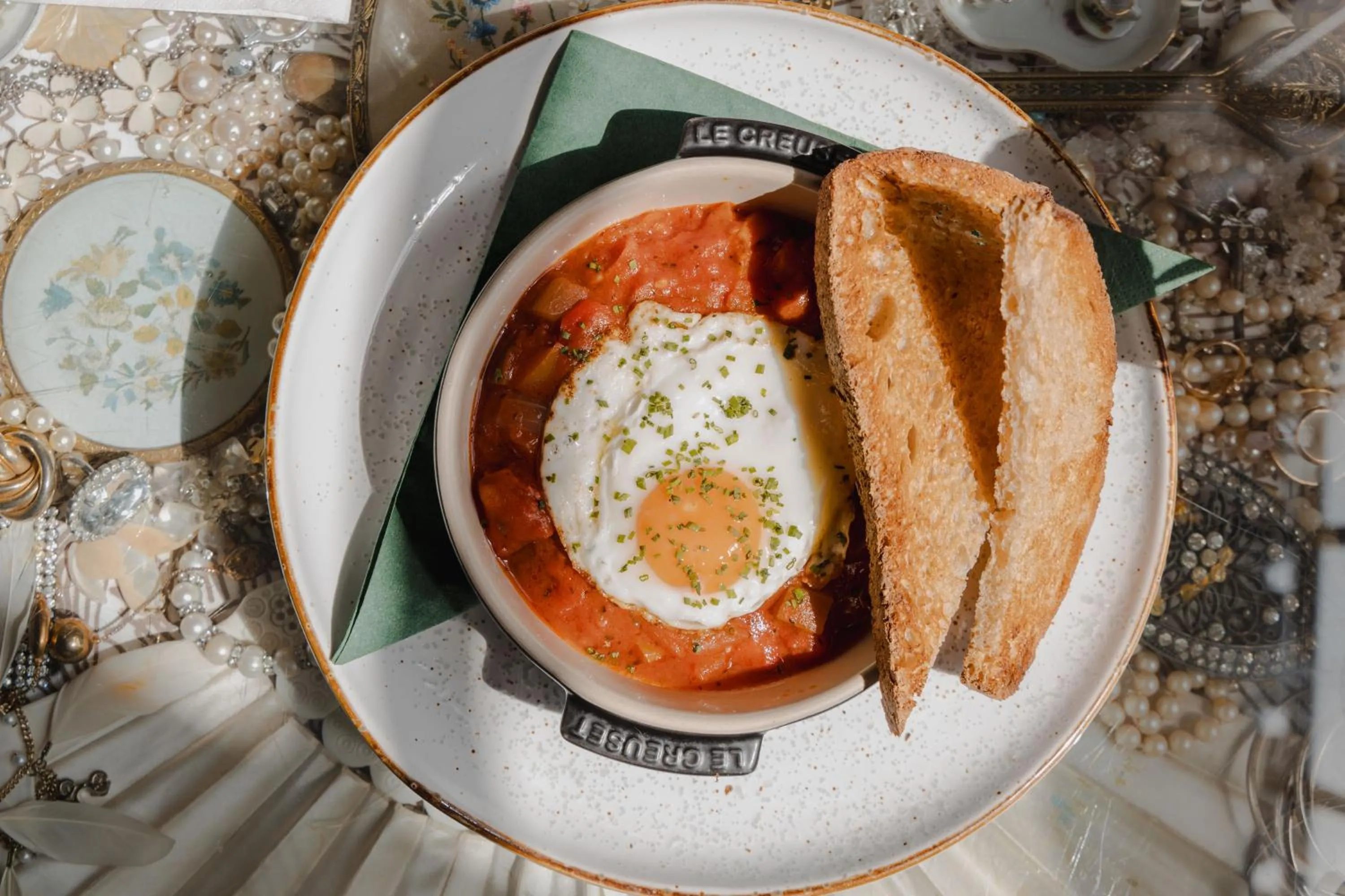 Food and drinks in No 15 by GuestHouse, Bath