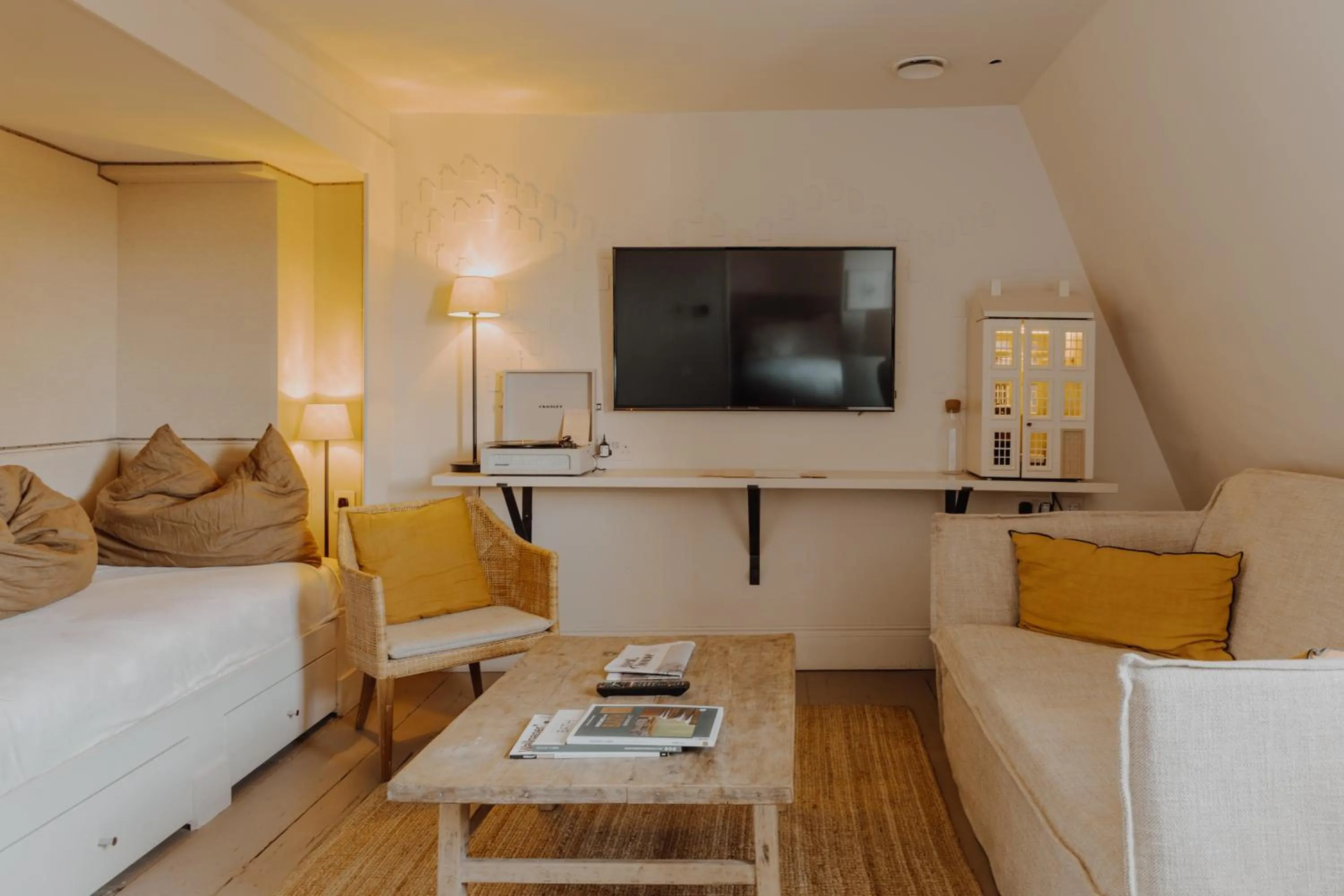 Henrietta Room in No 15 by GuestHouse, Bath